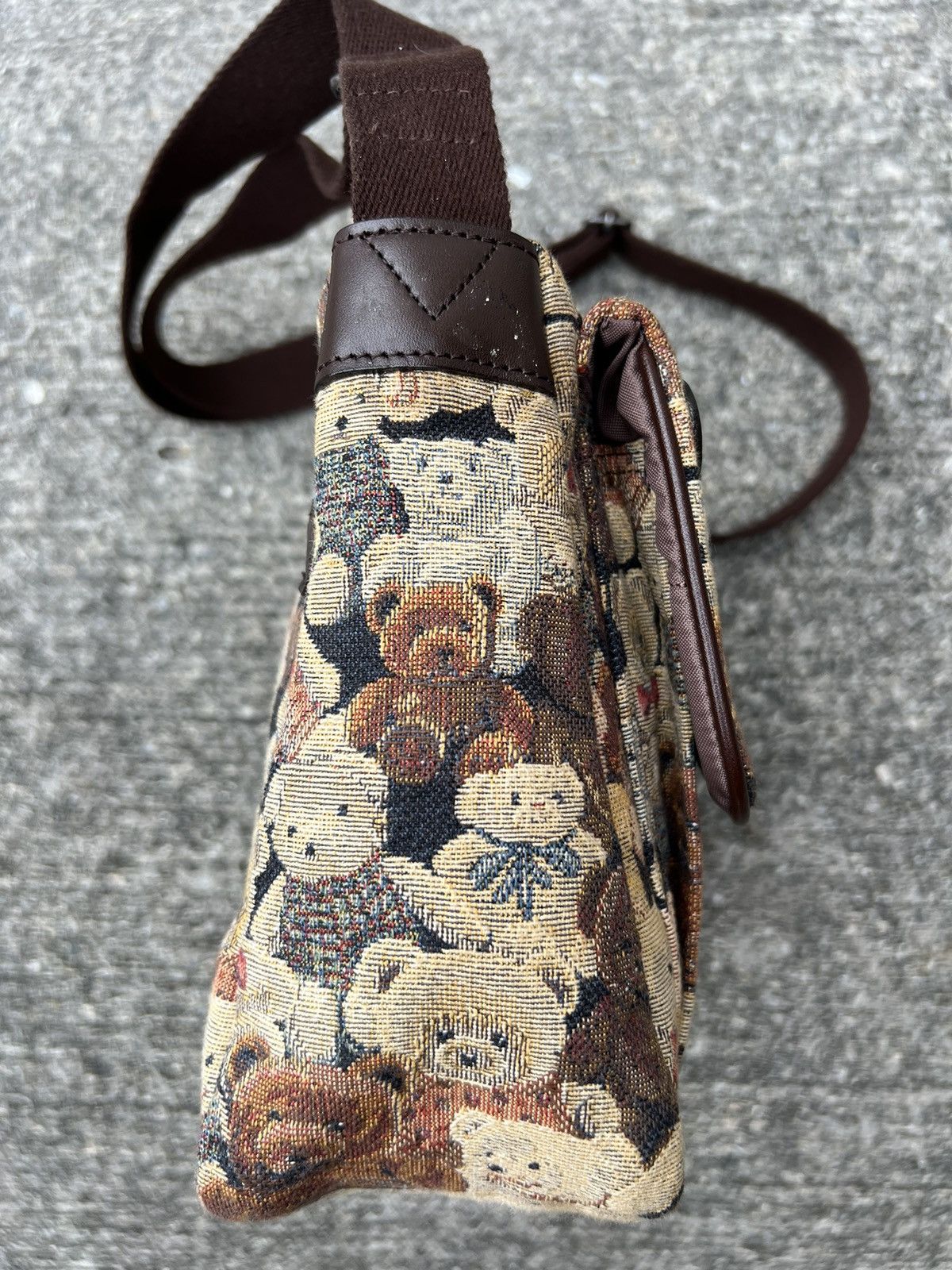 Japanese Brand Vintage Yamatoya Tokyo Ravi Ravi Jacquard Bears Sling Bag Size ONE SIZE - 8 Thumbnail