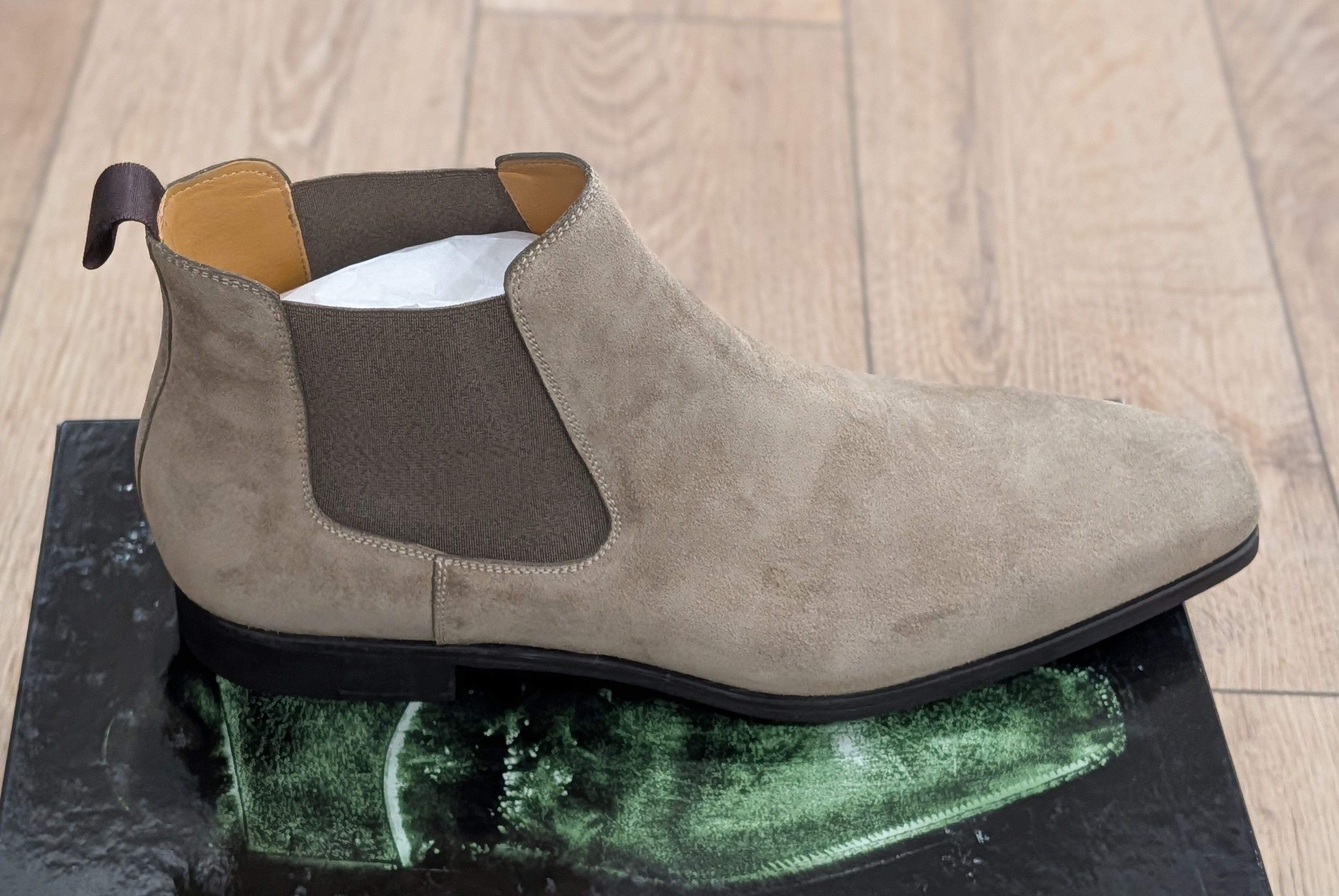 Magnanni Magnanni "Shaw" Suede Chelsea Boots Taupe US 11 Size US 11 / EU 44 - 2 Thumbnail