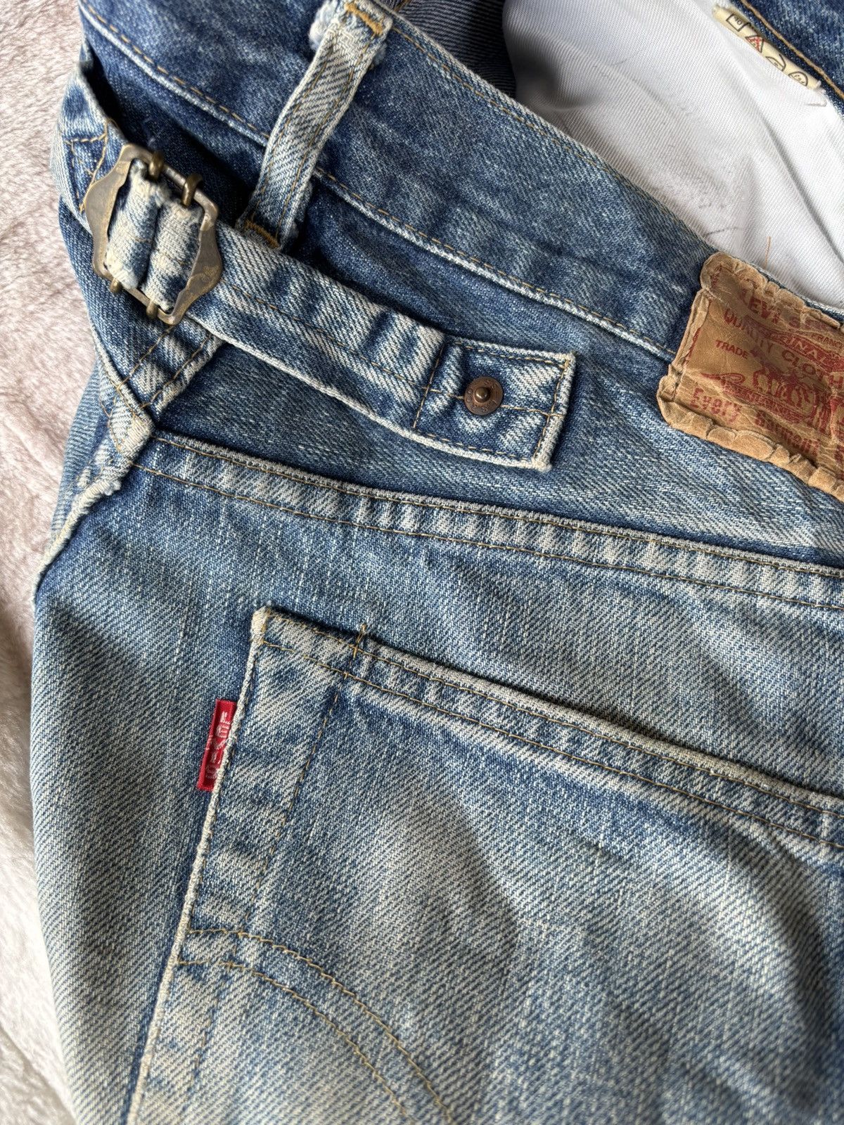 Levi's Vintage 90s Levi’s Big E Buckle Back Lot 701 Selvedge Jeans Size US 32 / EU 48 - 13 Thumbnail