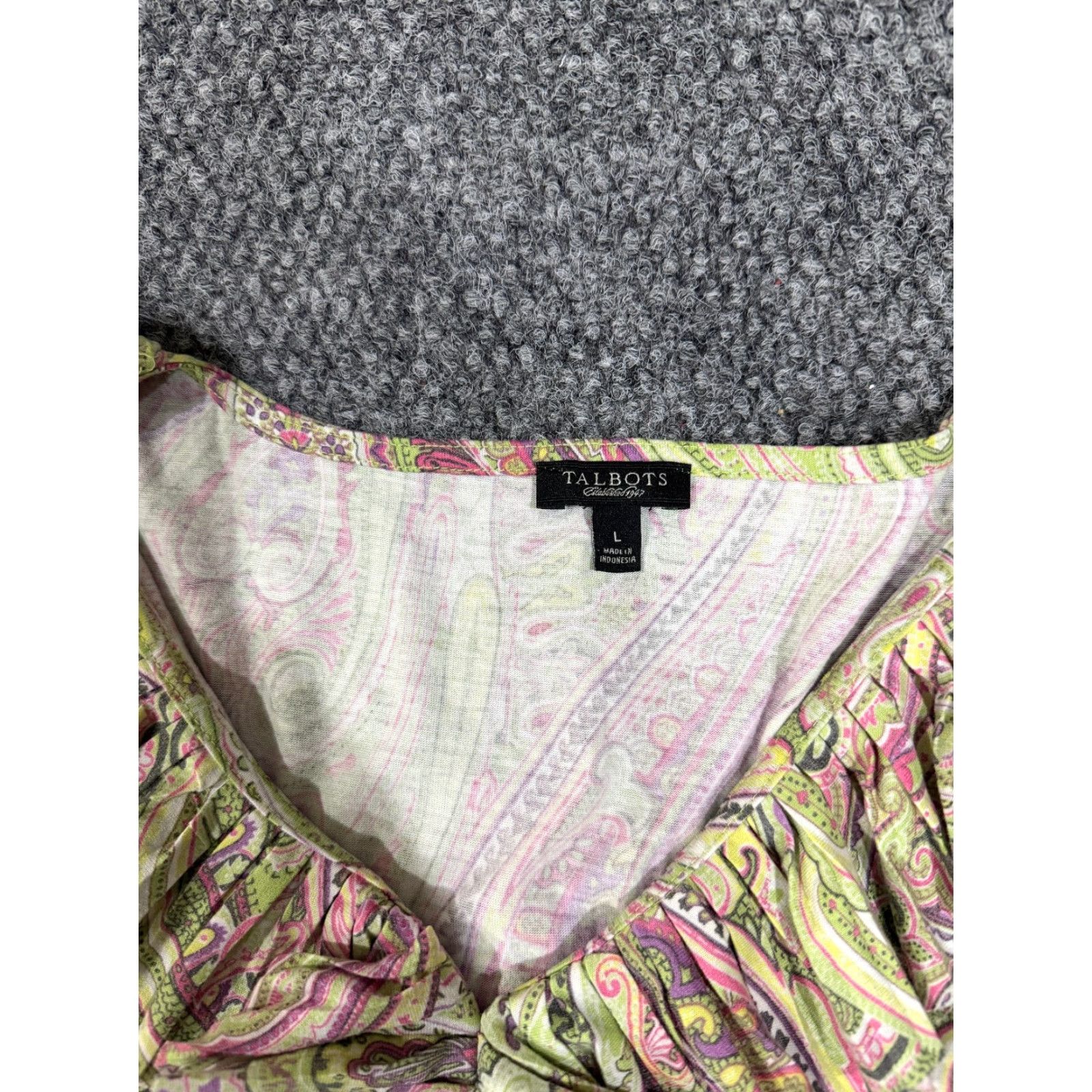 Talbots Talbots Blouse Womens L Green Pink Paisley Sleeveless V-Neck Pullover Casual Boho Peasant Stretch All Seasons Size L / US 10 / IT 46 - 4 Thumbnail