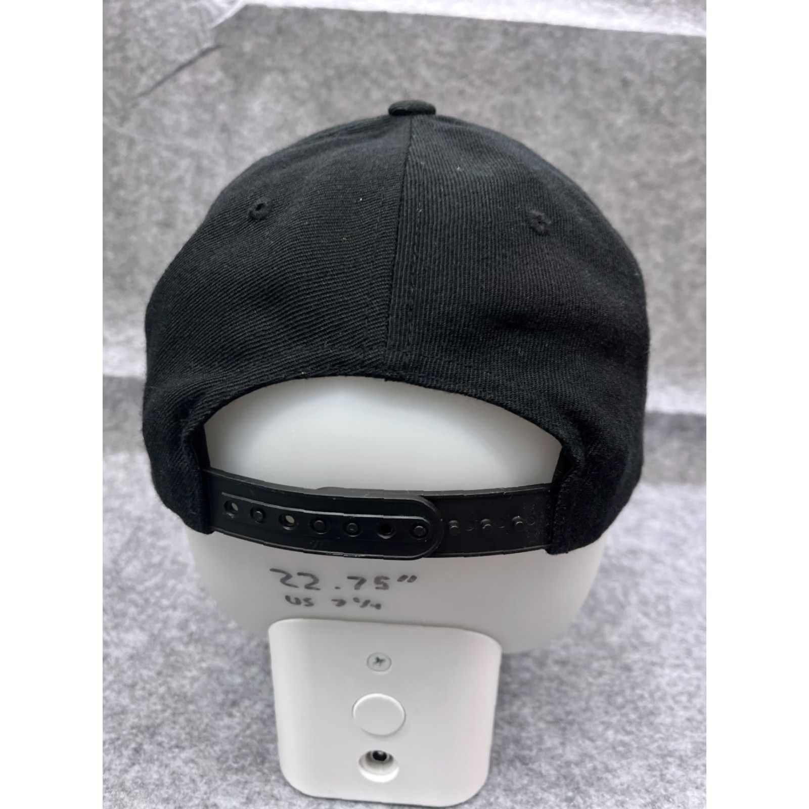 Vintage Yupoong Snapback Hat Black Acrylic Wool One Size Adjustable Hip Hop Skate Mens Size ONE SIZE - 7 Thumbnail