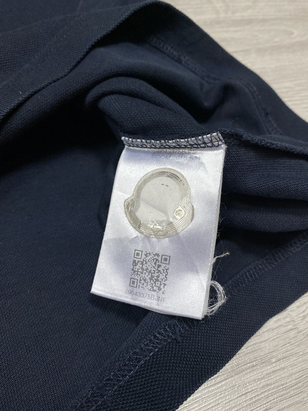 Moncler Moncler 🇫🇷 France neck logo polo t-shirt three buttons Size US M / EU 48-50 / 2 - 7 Thumbnail
