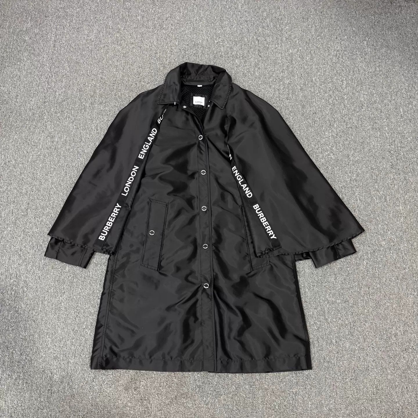 Burberry Burberry Black Windbreaker Jacket UK4 99 New Size XS / US 0-2 / IT 36-38 - 1 Thumbnail