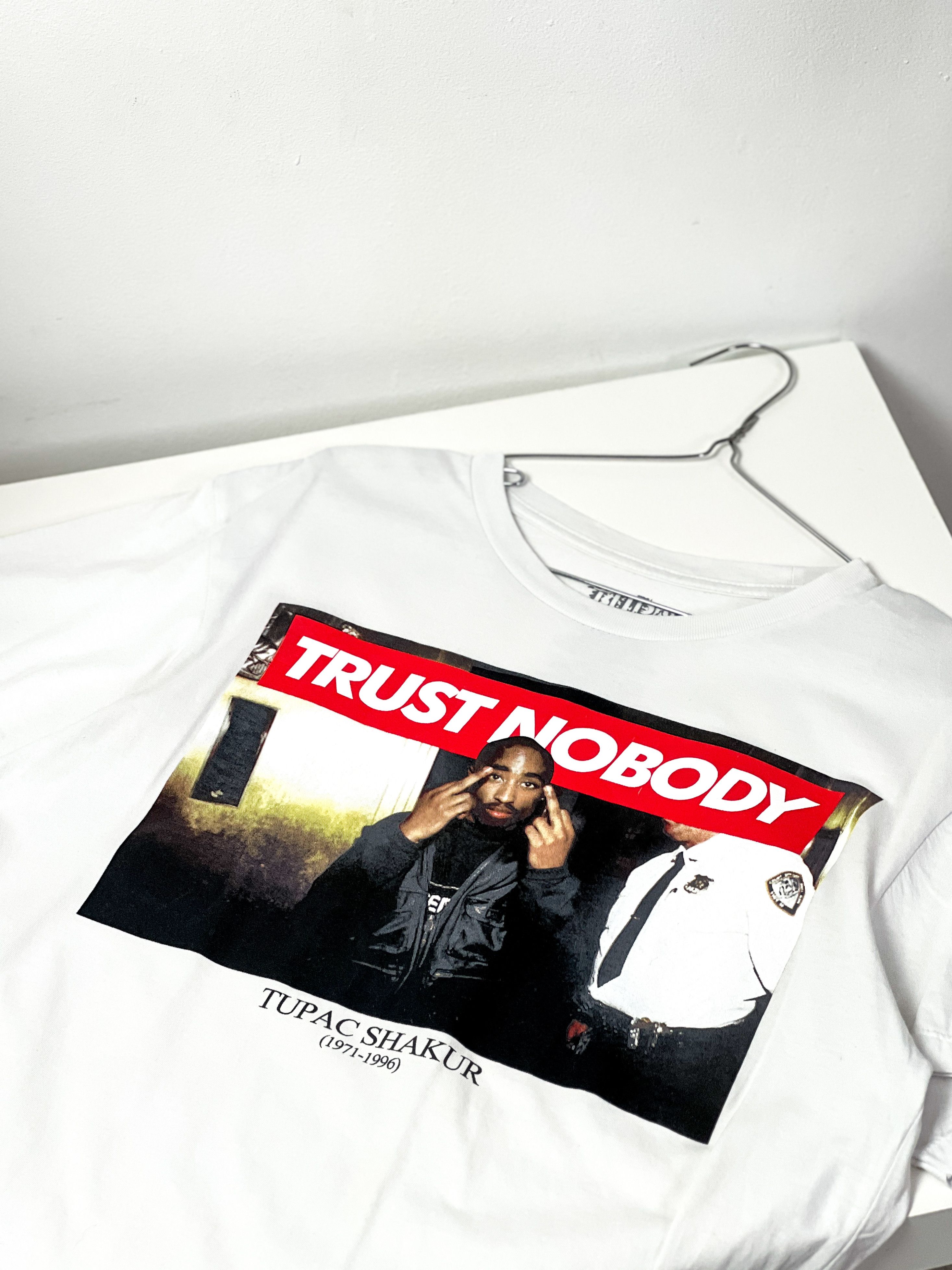 Rap Tees TuPac Merch 2014 t-shirt Size US L / EU 52-54 / 3 - 4 Thumbnail