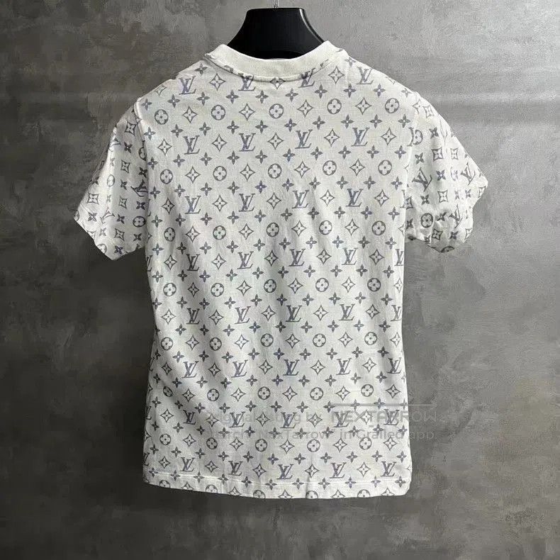 Louis Vuitton Louis Vuitton Monogram Chain Collar T-shirt. Size US XS / EU 42 / 0 - 2 Thumbnail