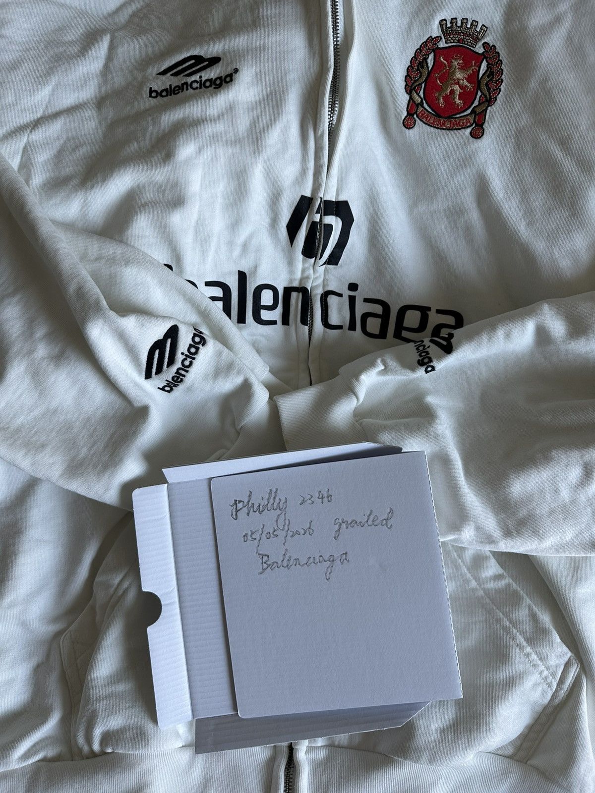 Balenciaga BALENCIAGA SOHO EXCLUSIVE ZIP-UP HOODIE – WHITE Size US XXL / EU 58 / 5 - 15 Thumbnail
