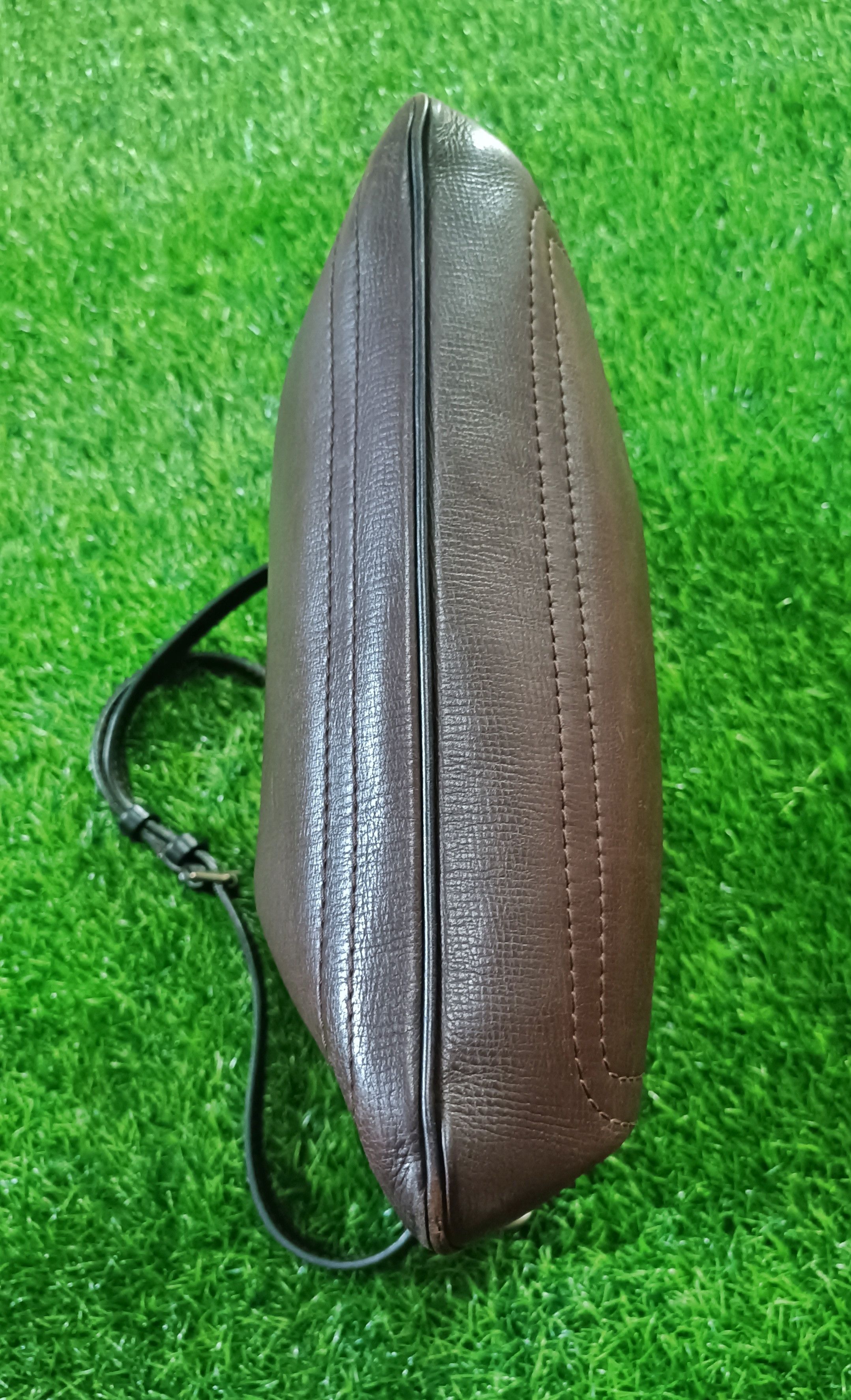 Louis Vuitton LV Louis Vuitton Shawnee Pochette Utah leather sling bag Size ONE SIZE - 9 Thumbnail