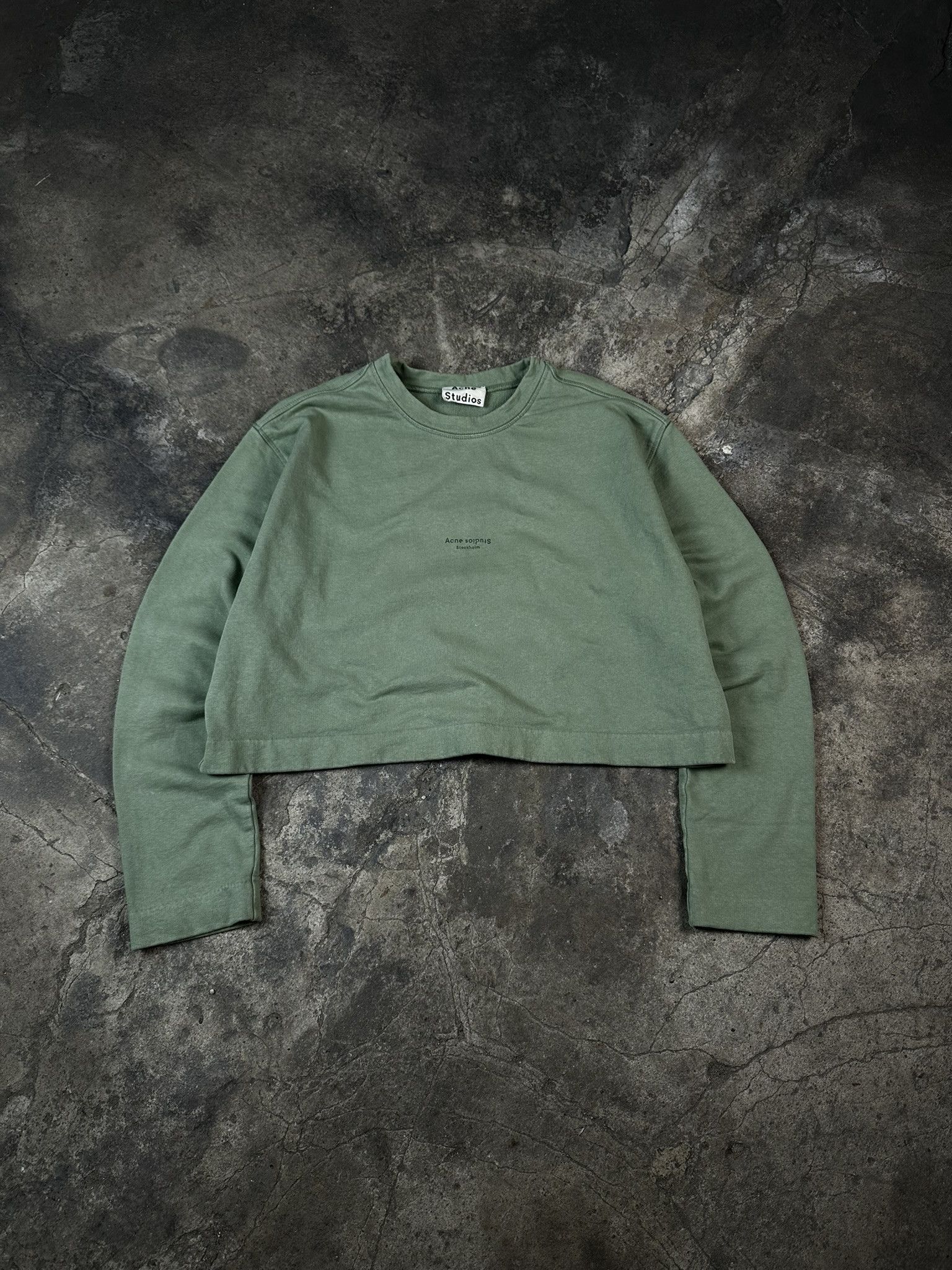 Acne Studios Acne Studios Logo Boxy Cropped Crewneck 1996 Size M / US 6-8 / IT 42-44 - 1 Thumbnail