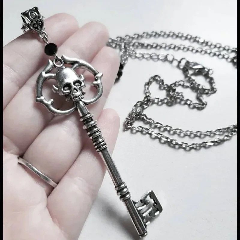 Vintage Antique Skeleton Key Necklace Size ONE SIZE - 2 Thumbnail