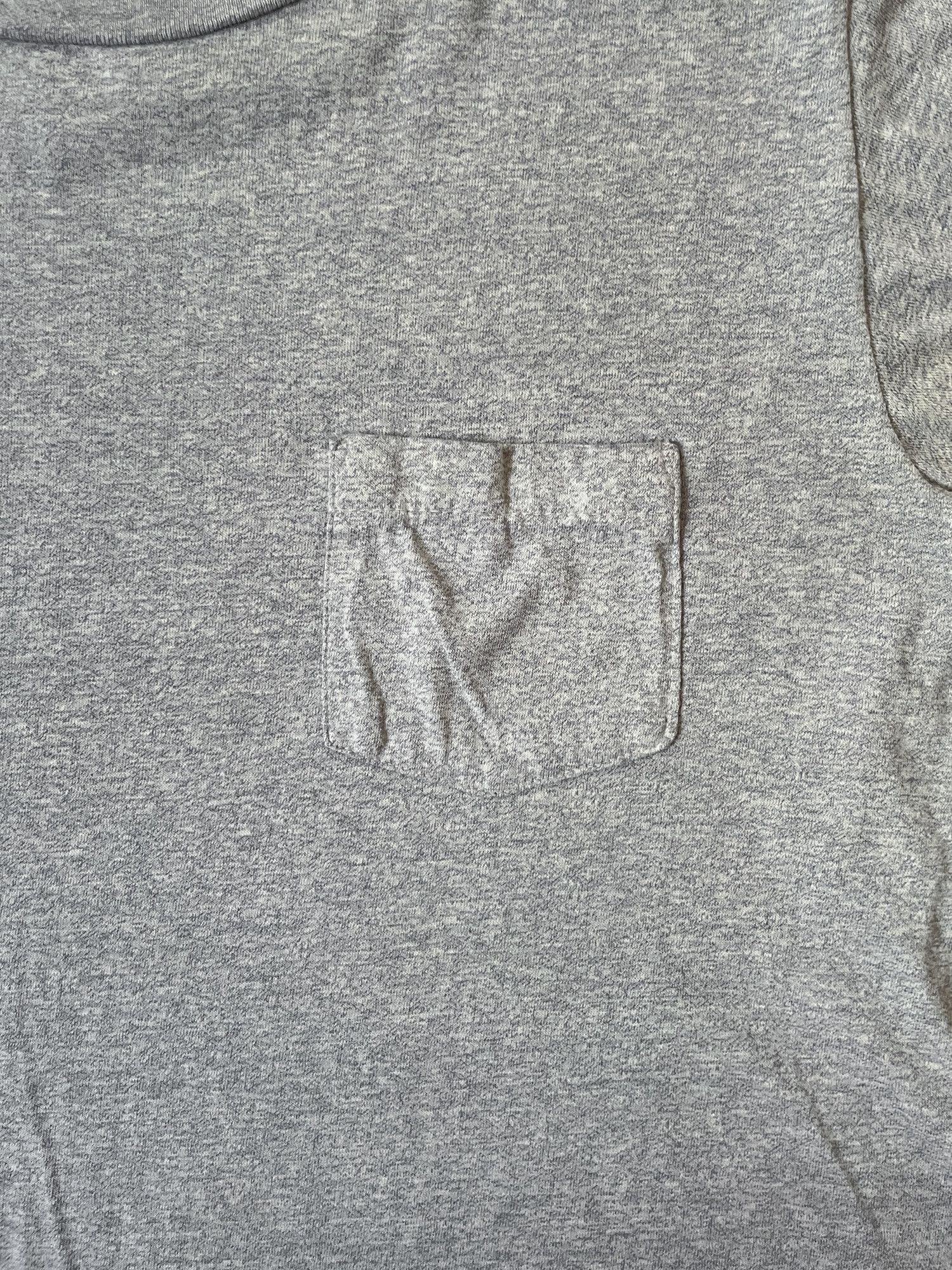 Vintage 90s Single Stitch Gray Pocket T-Shirt Size US L / EU 52-54 / 3 - 2 Thumbnail