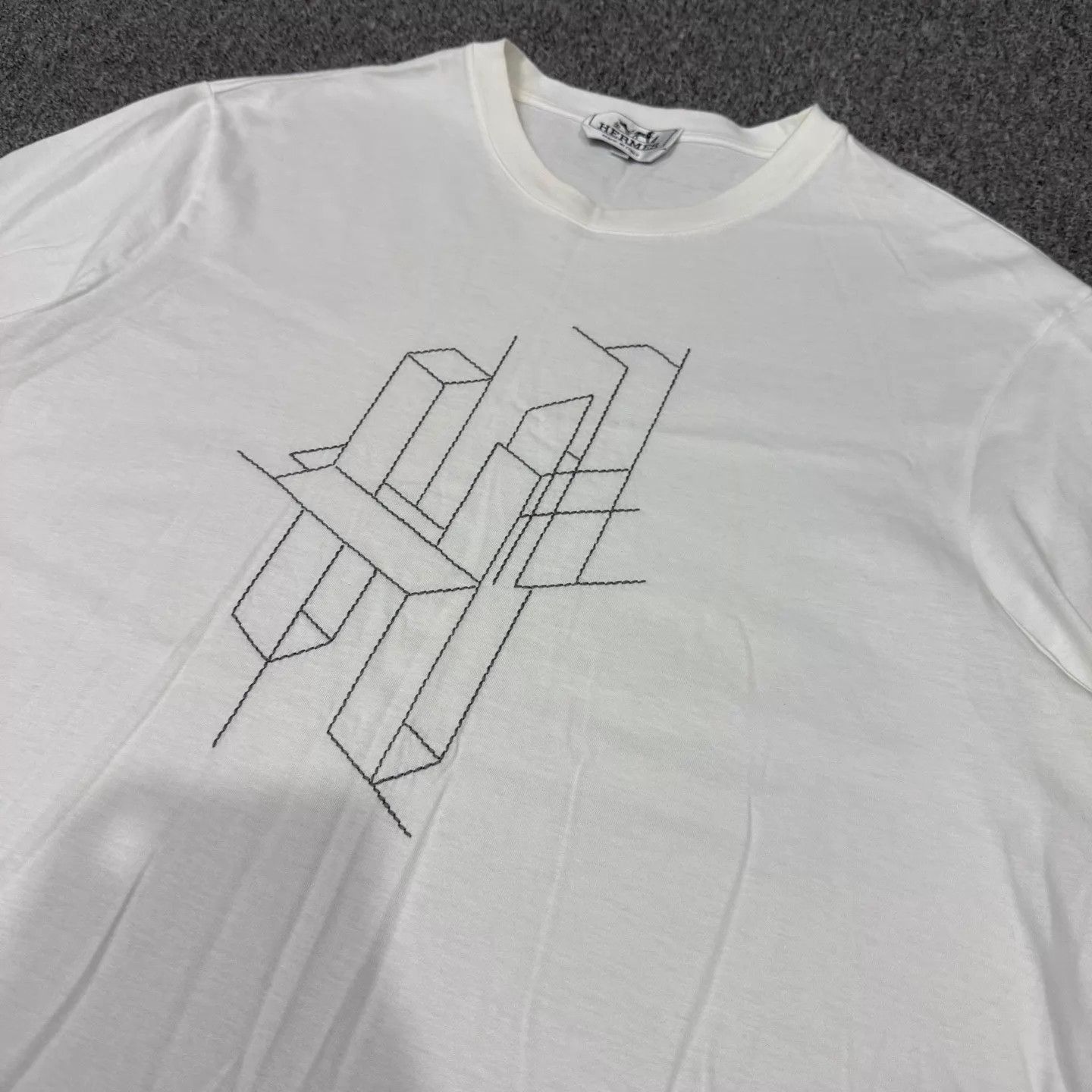 Hermes Hermes White Geometric Pattern SS Tee XL 99 new Size XL / US 12-14 / IT 48-50 - 3 Thumbnail