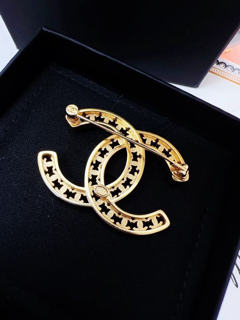 Chanel Chanel Gold CC Star Hollow Carved Brooch Size ONE SIZE - 4 Thumbnail