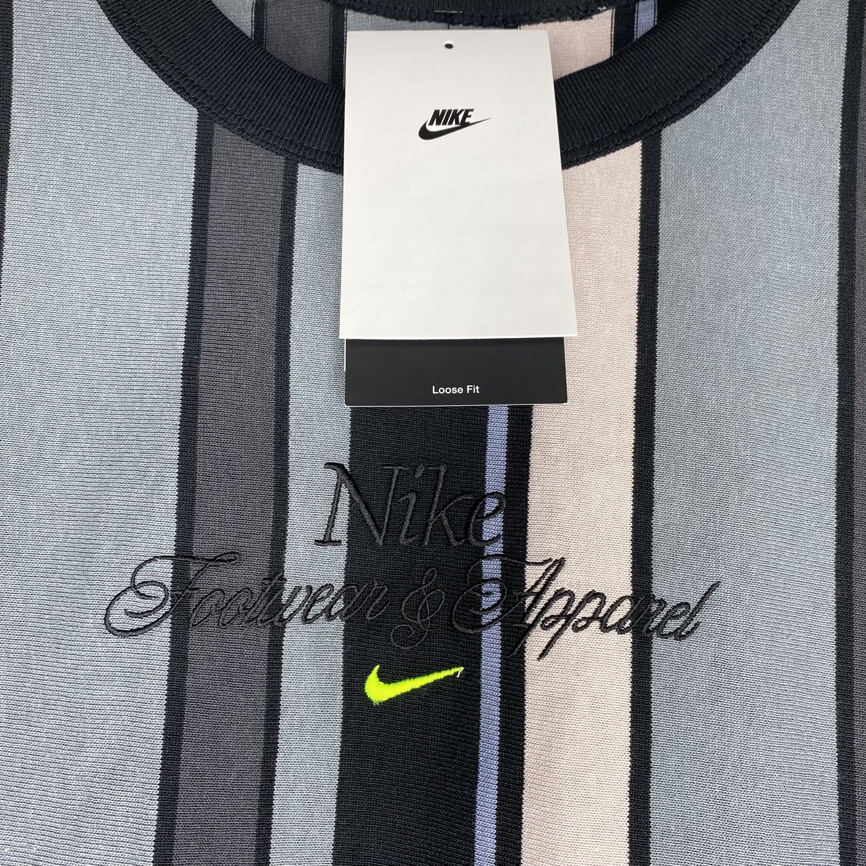Nike Nike Footwear Apparel Stripped T-Shirt HJ0616-010 Size US L / EU 52-54 / 3 - 2 Thumbnail