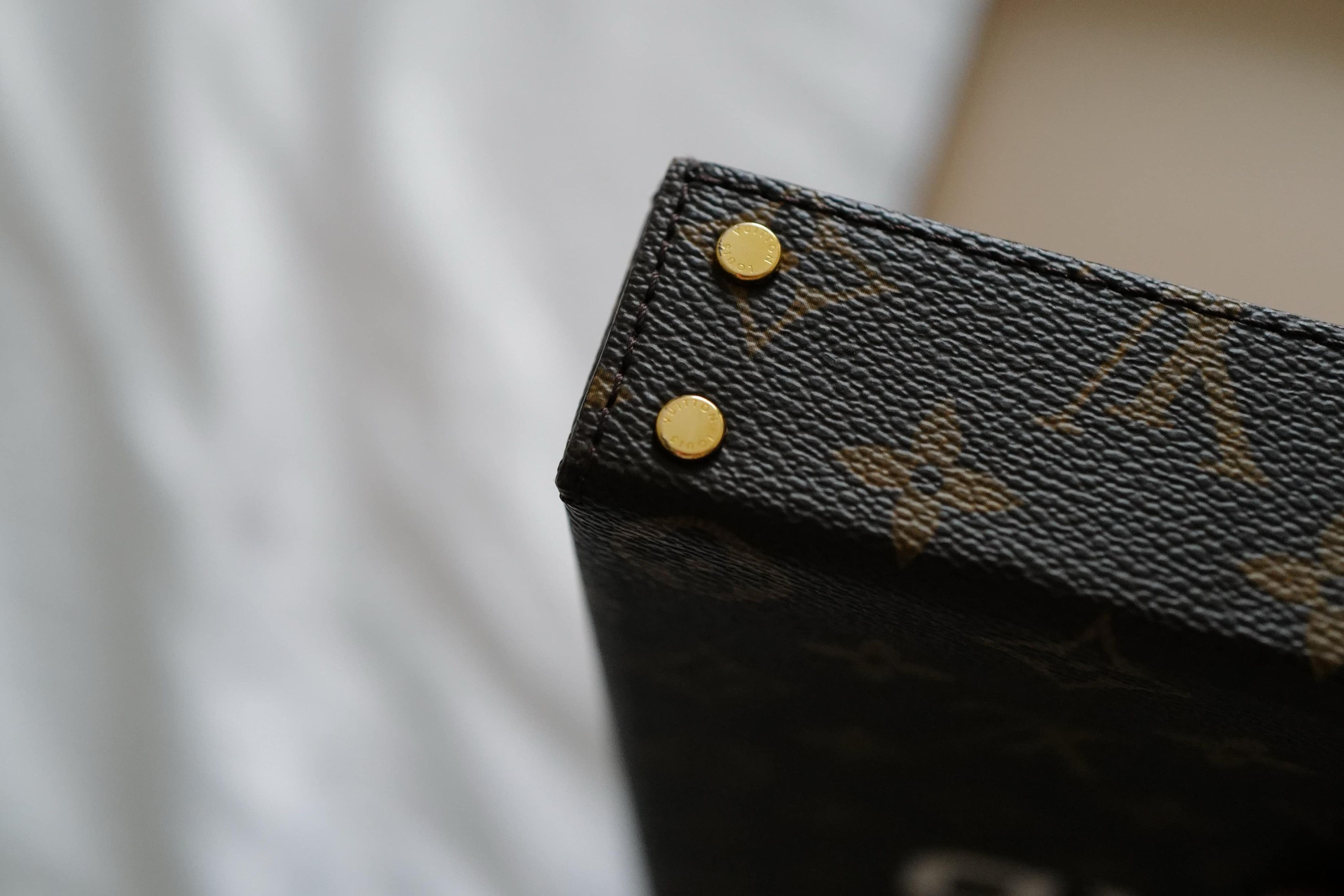 Louis Vuitton Louis Vuitton Pizza Box Case GI0634 Size ONE SIZE - 8 Thumbnail