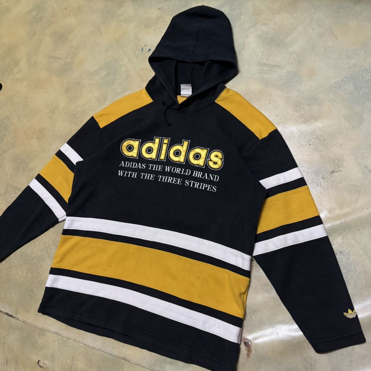 Adidas Vintage Adidas Big Logo Hoodie Size US L / EU 52-54 / 3 - 3 Thumbnail