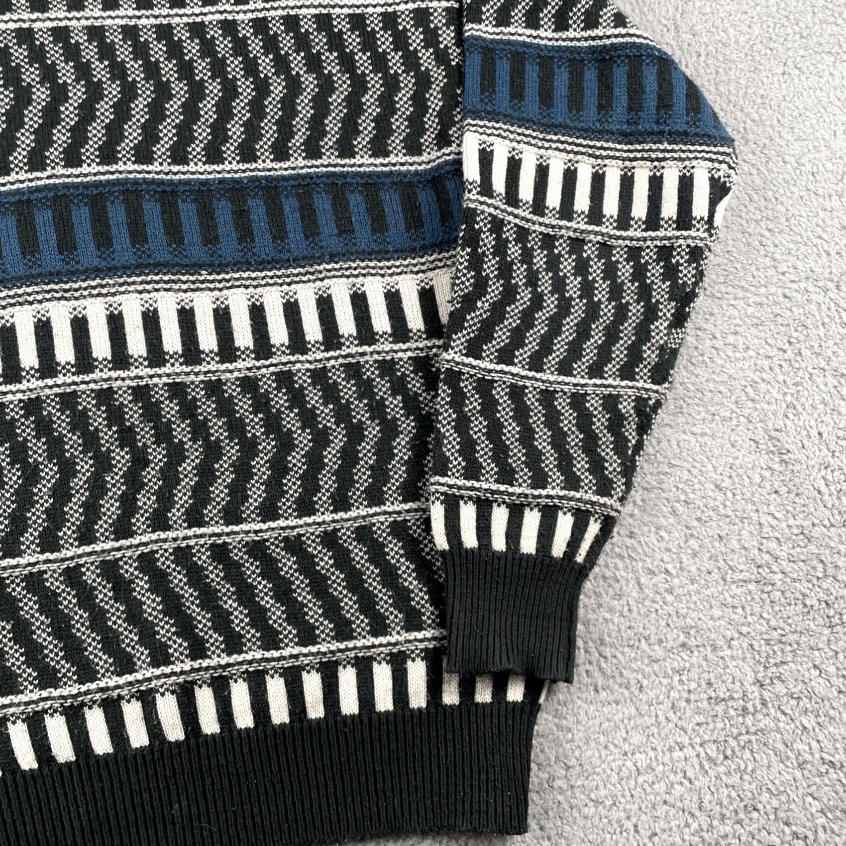 Vintage VINTAGE Sweater Graphix Acrylic Knit Geometric Sweater Mens XL Black & White 90s Size US XL / EU 56 / 4 - 4 Thumbnail