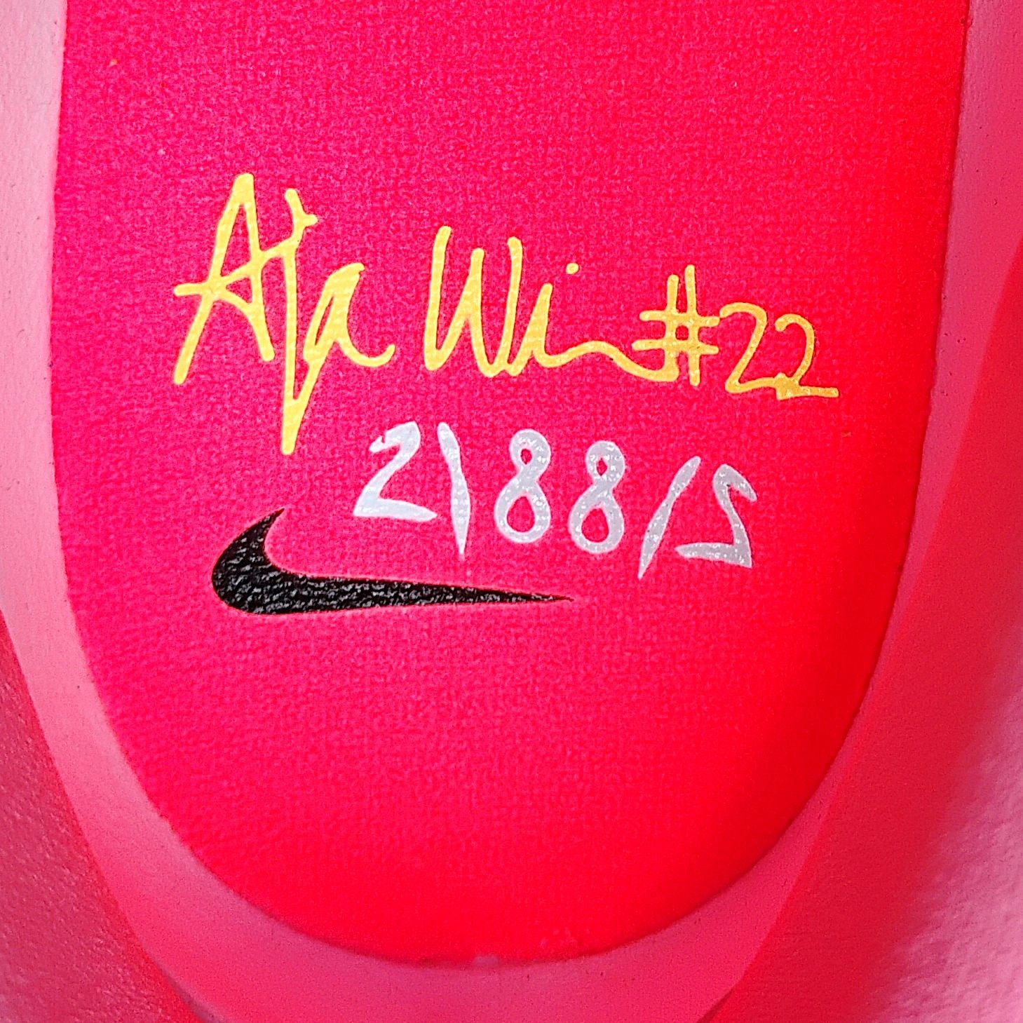 Nike Nike Women Cosmic Unity 3 A'ja Wilson Basketball Shoe Size US 10.5 / IT 40.5 - 9 Thumbnail