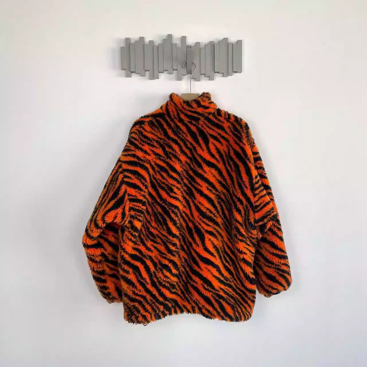 Balenciaga Balenciaga SS22 Tiger Pattern Jacket Size US S / EU 44-46 / 1 - 2 Thumbnail