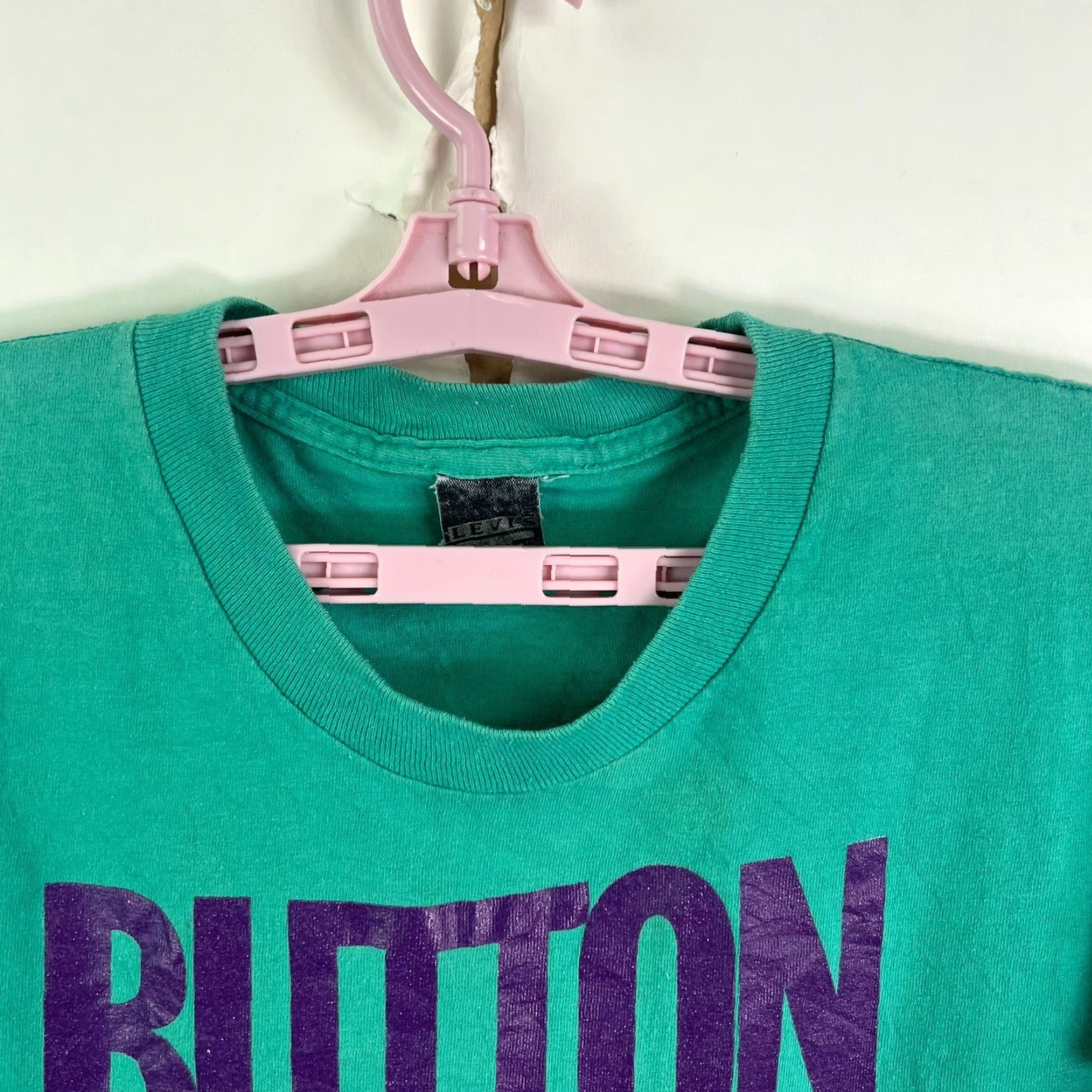 Levi's VINTAGE Levi's Women’s T-Shirt Casual Short Sleeve Crew Neck Graphic Barbie Green 90s Size M / US 6-8 / IT 42-44 - 3 Thumbnail