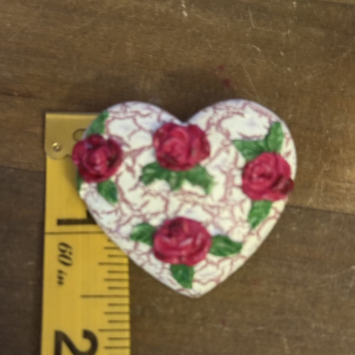 Vintage Vintage white crackled resin heart with red roses tax pin Size ONE SIZE - 2 Thumbnail