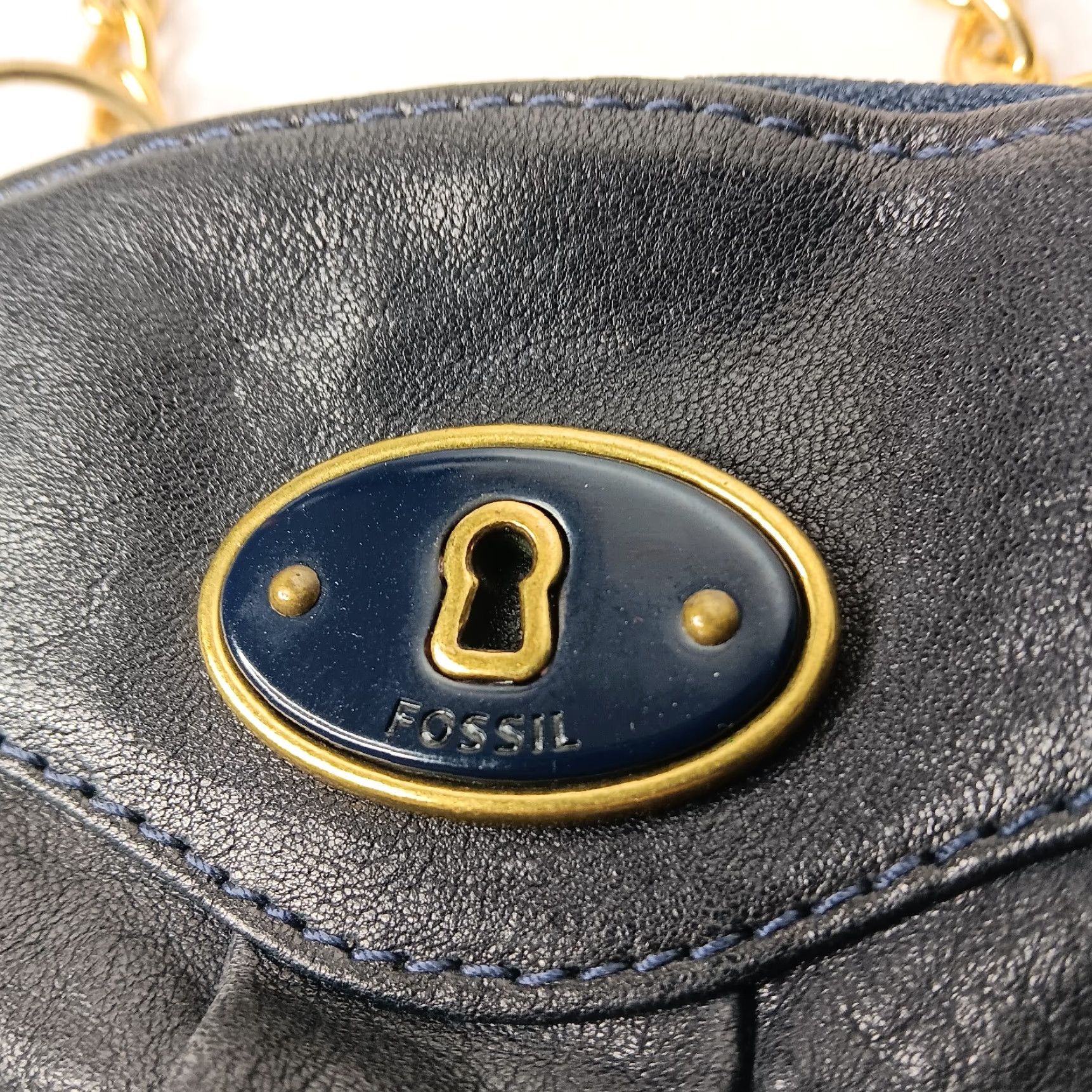 Fossil Fossil Purse Small Black Leather Gold Tone Chain Keyhole Zip 7.5" Satin Lining Brass Gold Hardware Women Bag Shoulder Strap Evening Size ONE SIZE - 3 Thumbnail