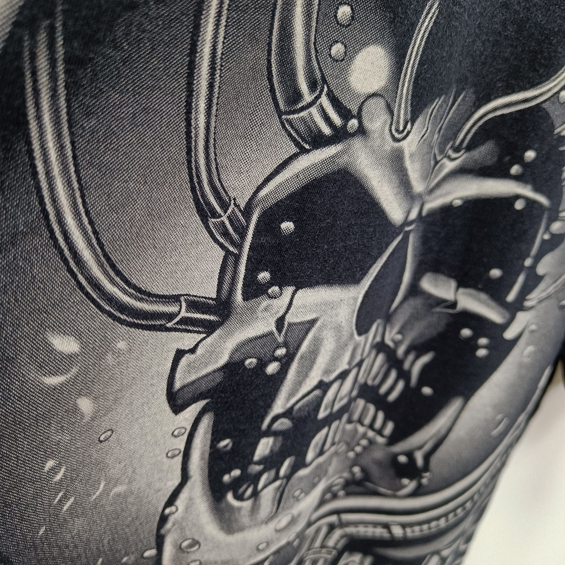 Liquid Blue 90s Mecha Skull All Over Print Tshirt Size US L / EU 52-54 / 3 - 6 Thumbnail