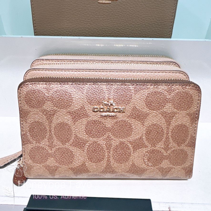 Coach Medium Id Zip Wallet In Signature Canvas CW781 Size ONE SIZE - 1 Thumbnail