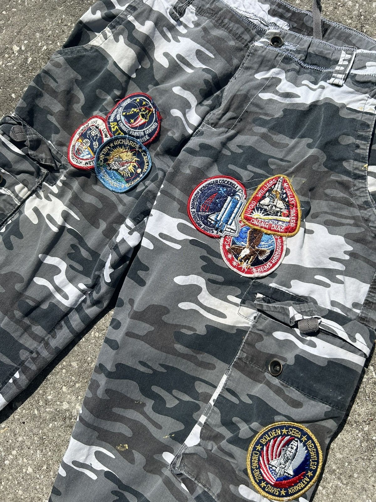 Other 1/1 Your World vintage space launch patchwork camo pants Size US 36 / EU 52 - 3 Thumbnail
