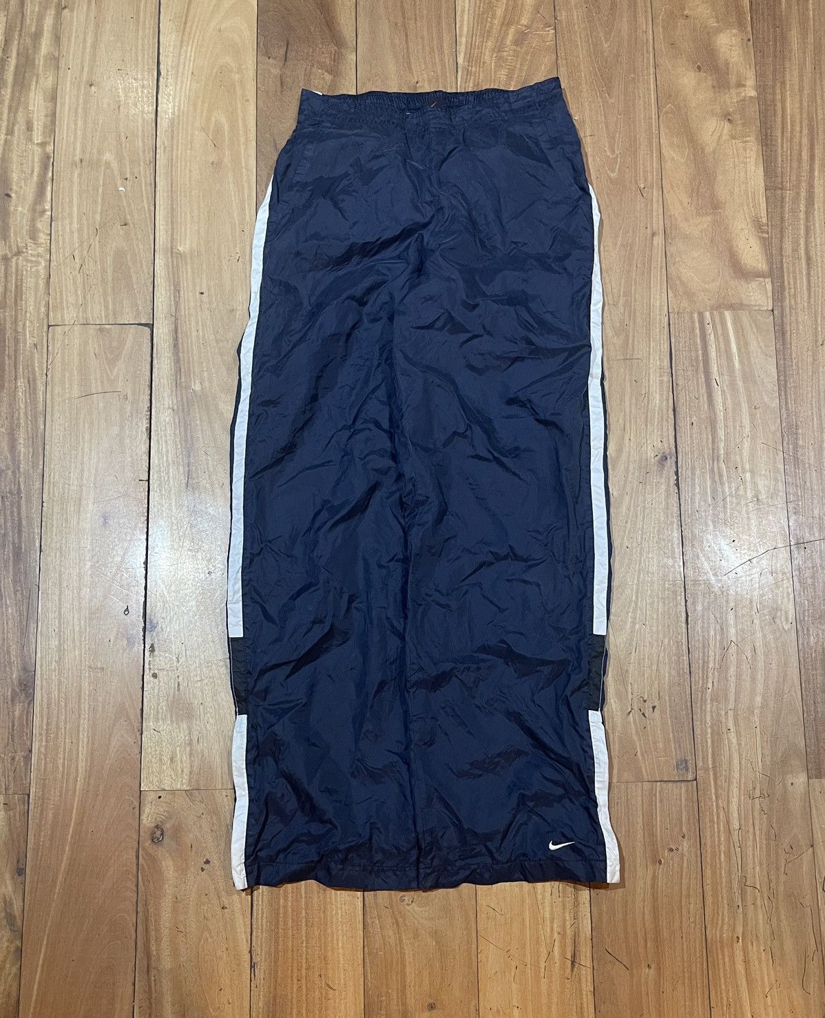 Nike Vintage nike blue-white trackpants 8-10 M Y2K baggy SK8 zip Size US 26 / EU 42 - 1 Thumbnail