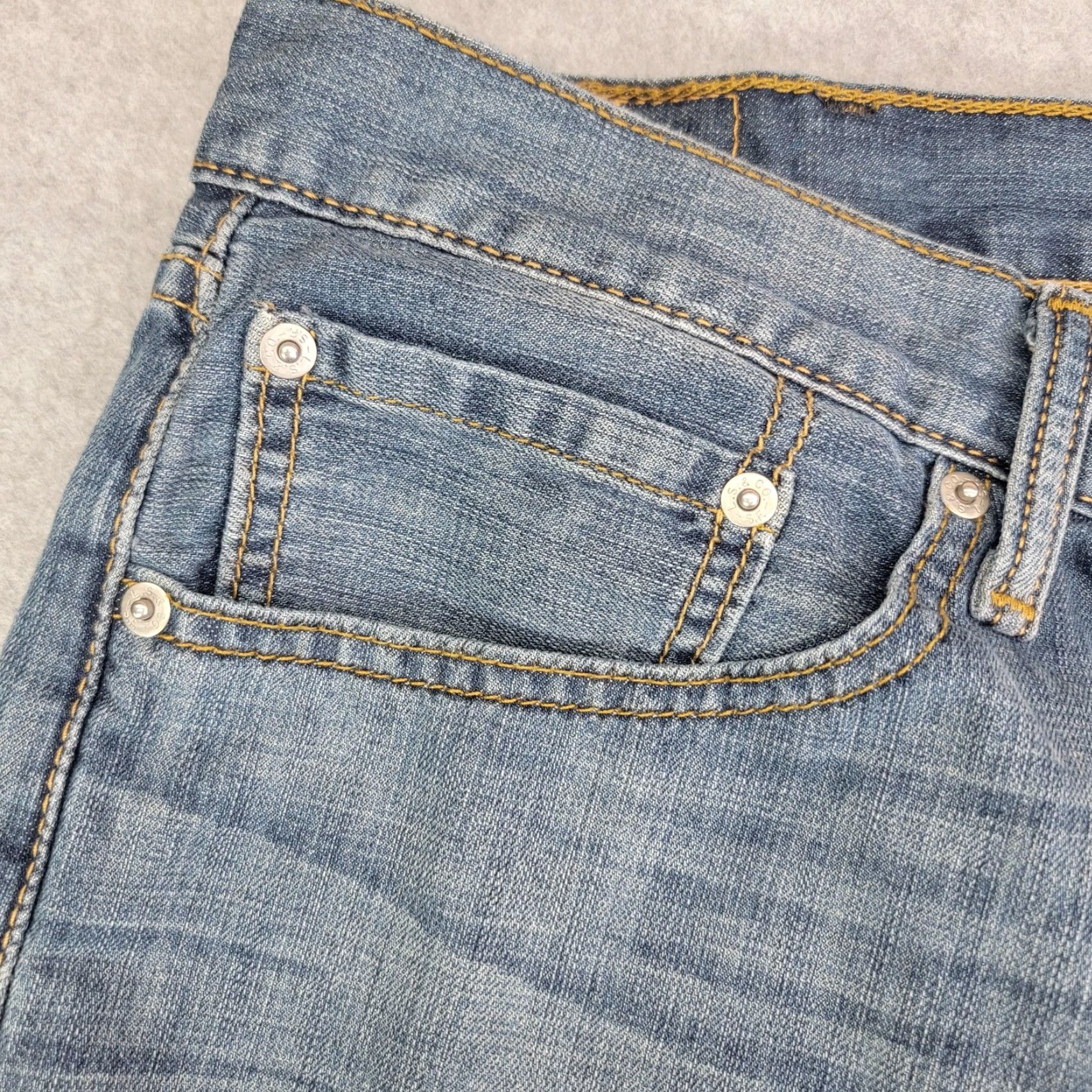 Levi's Levi's 505 Jeans Mens 38x32 Blue Regular Fit Straight Leg Denim Pants Medium Wash Size US 38 / EU 54 - 3 Thumbnail