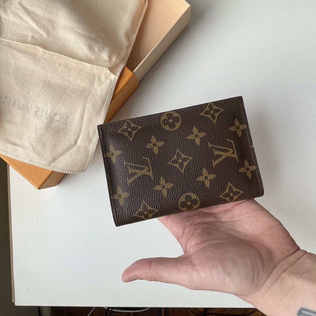 Louis Vuitton BRAND NEW LOUIS VUITTON PASSPORT COVER Size ONE SIZE - 7 Thumbnail