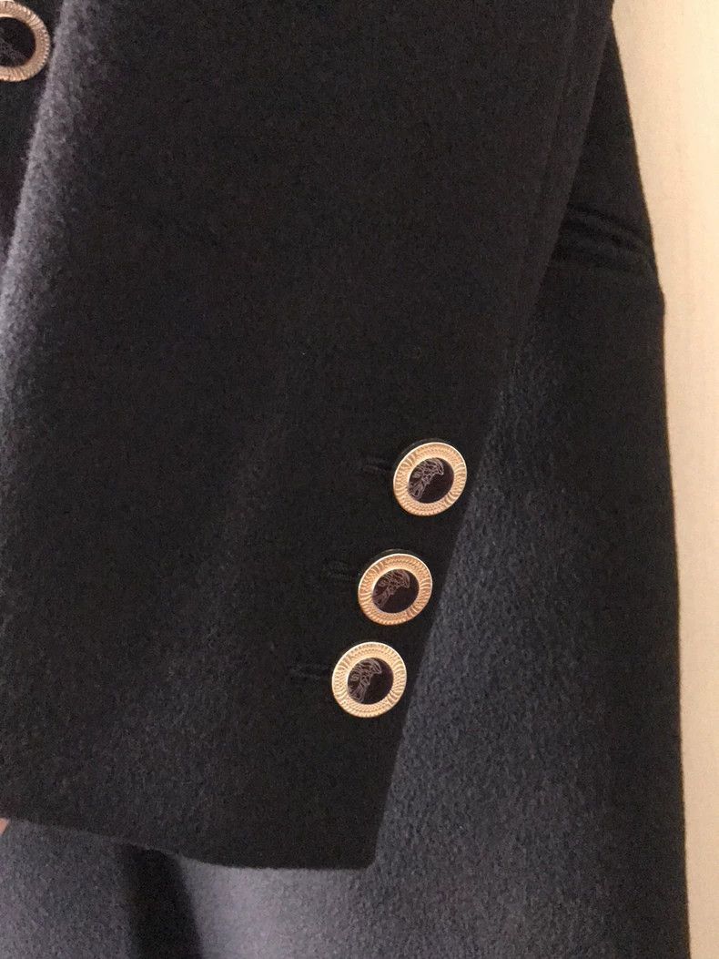 Versace Versace The cashmere coat is fully equipped with spare but Size L / US 10 / IT 46 - 8 Thumbnail