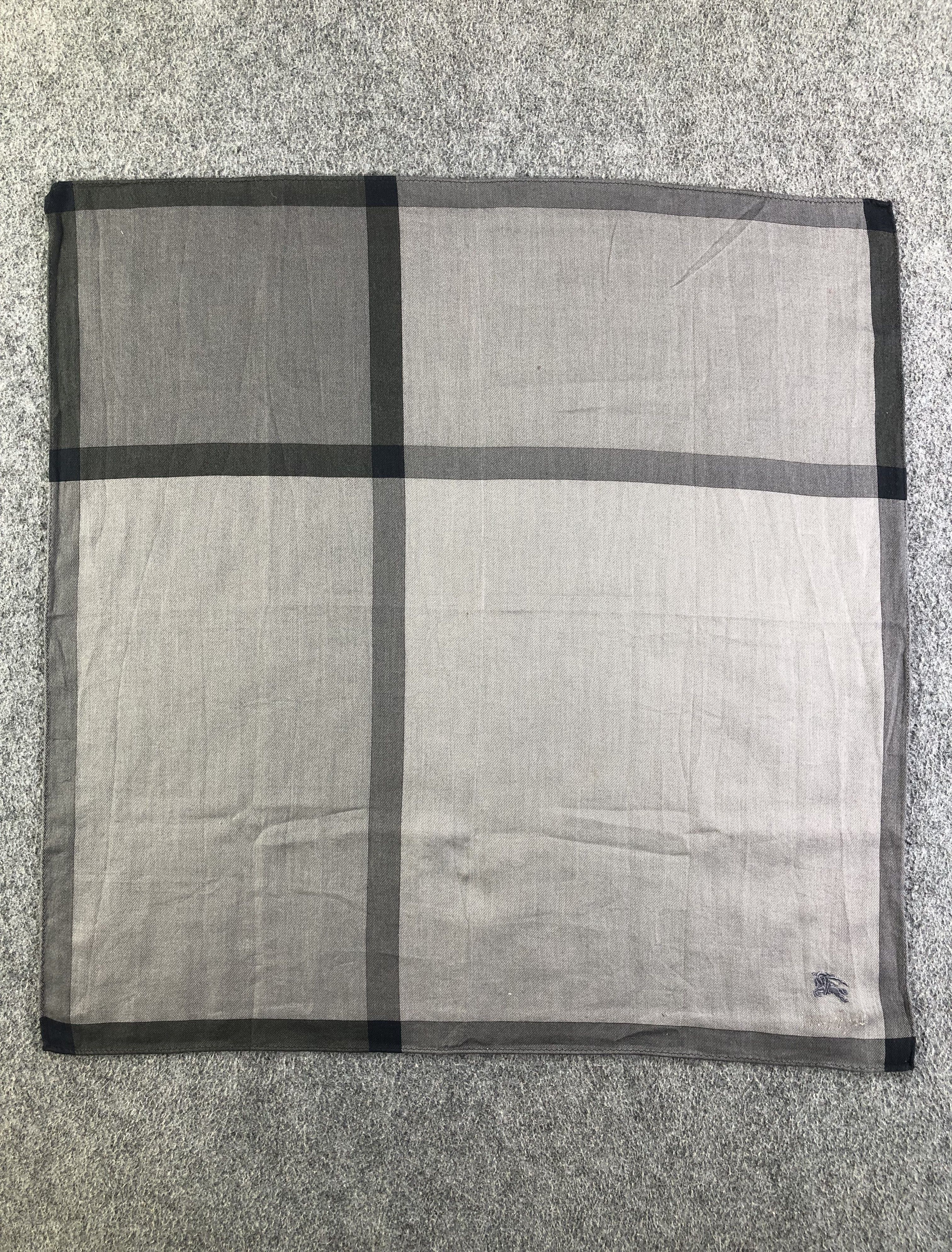 Burberry Burberry Handkerchief / Bandana / Neckerchief / Headscarf Size ONE SIZE - 3 Thumbnail