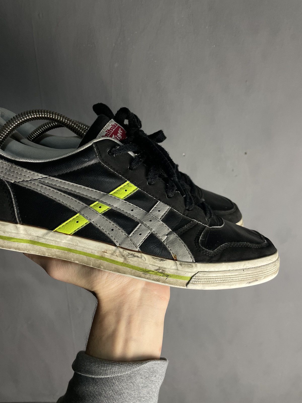 Asics Vintage ASICS onitsuka tiger leather shoes snickers Size US 10.5 / EU 43-44 - 2 Thumbnail