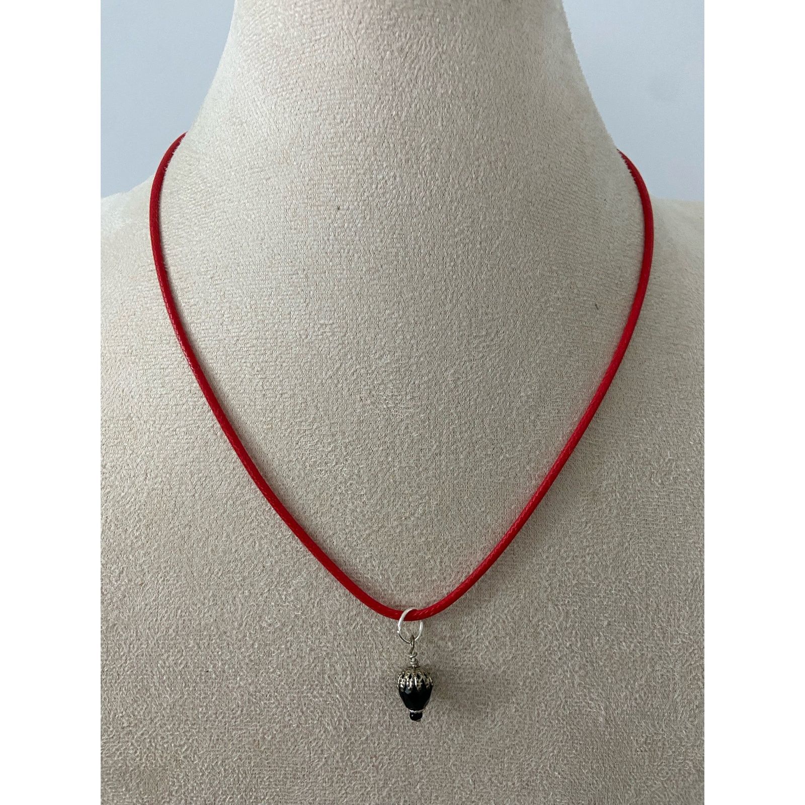 Handmade black and silver round pendant necklace Size ONE SIZE - 1 Thumbnail