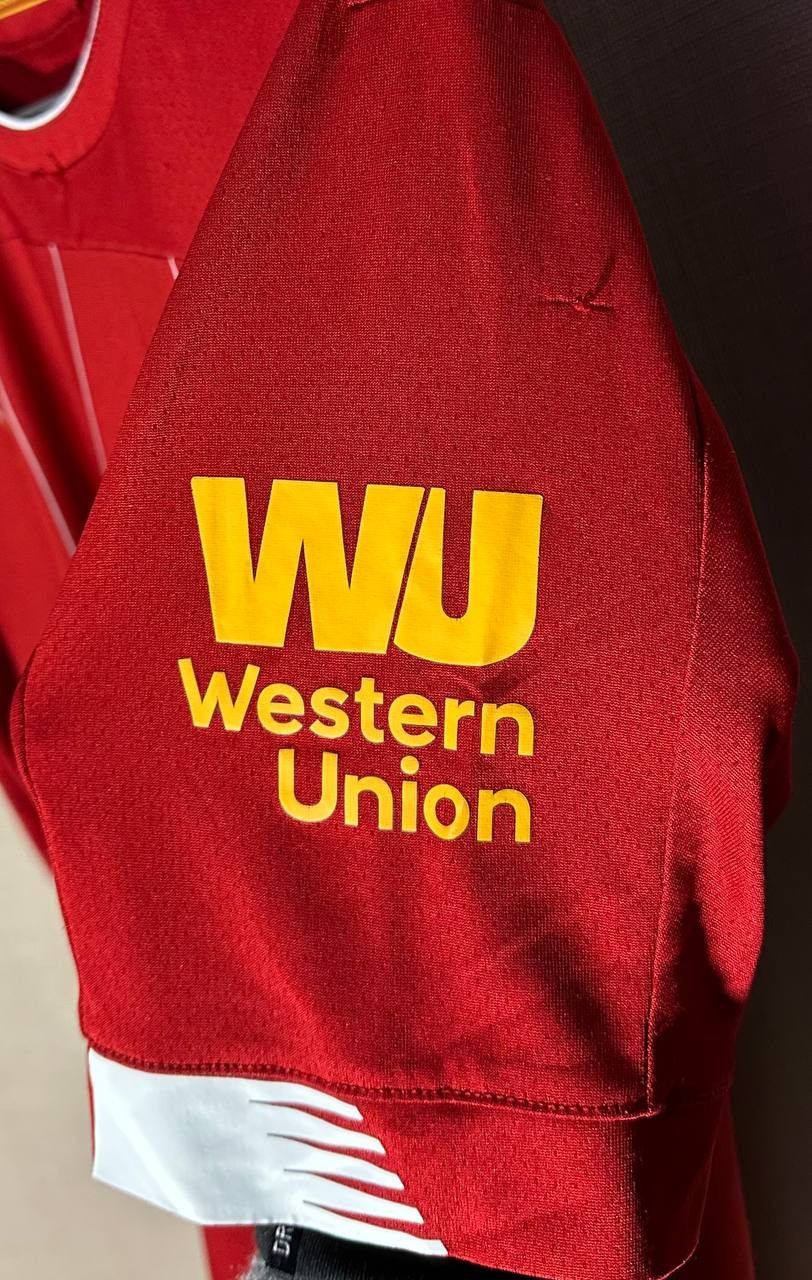New Balance Liverpool 2019 - 2020 home football shirt jersey New Balance Size US S / EU 44-46 / 1 - 3 Thumbnail
