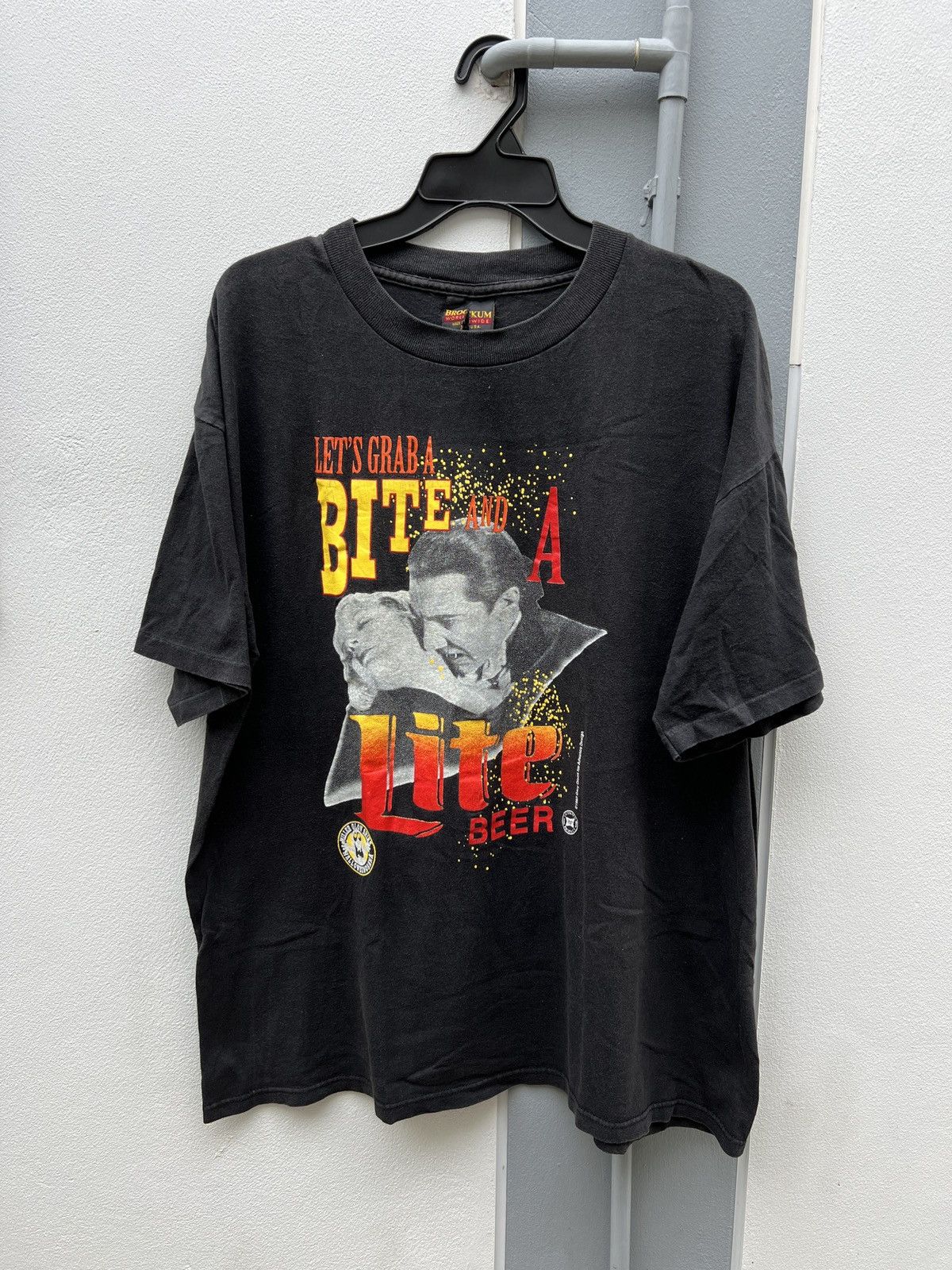 Brockum × Expert Horror × Vintage Vintage 90s Dracula Horror Movie Miller Beer Bram Stoker Size US XL / EU 56 / 4 - 1 Thumbnail