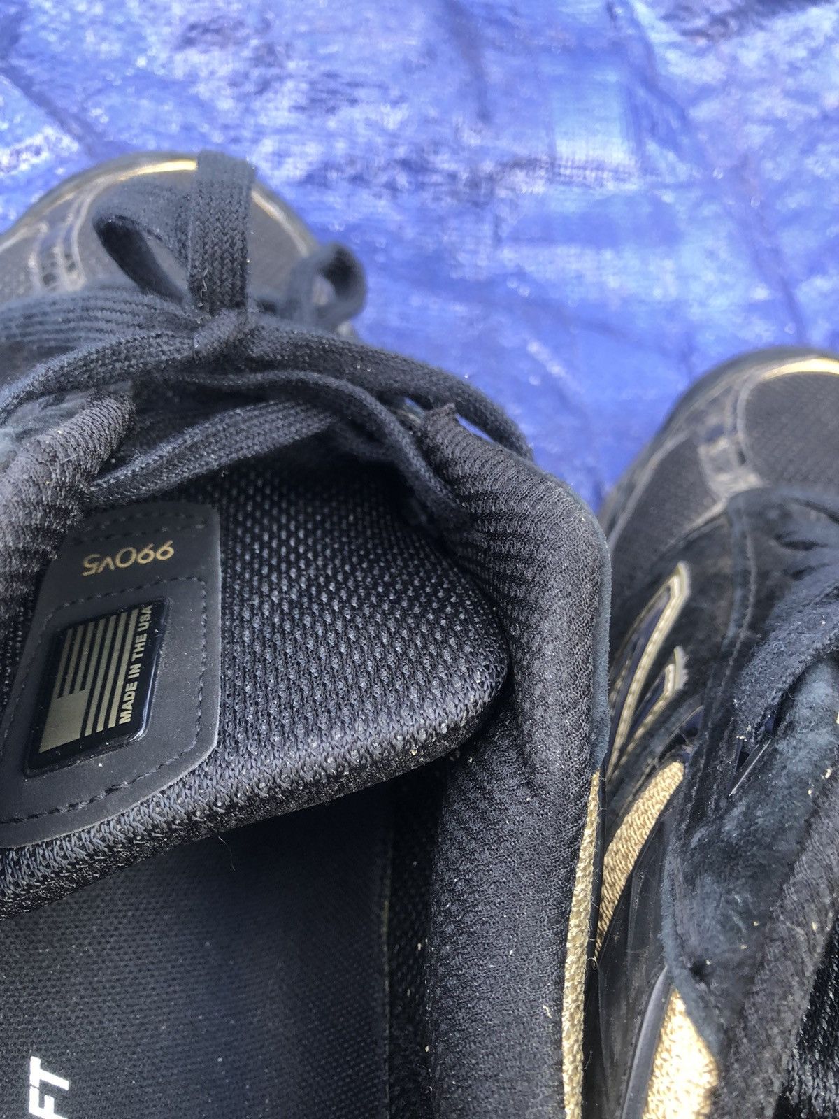 New Balance New balance 990v5 “Triple Black Gold” Size US 11.5 / EU 44-45 - 6 Thumbnail