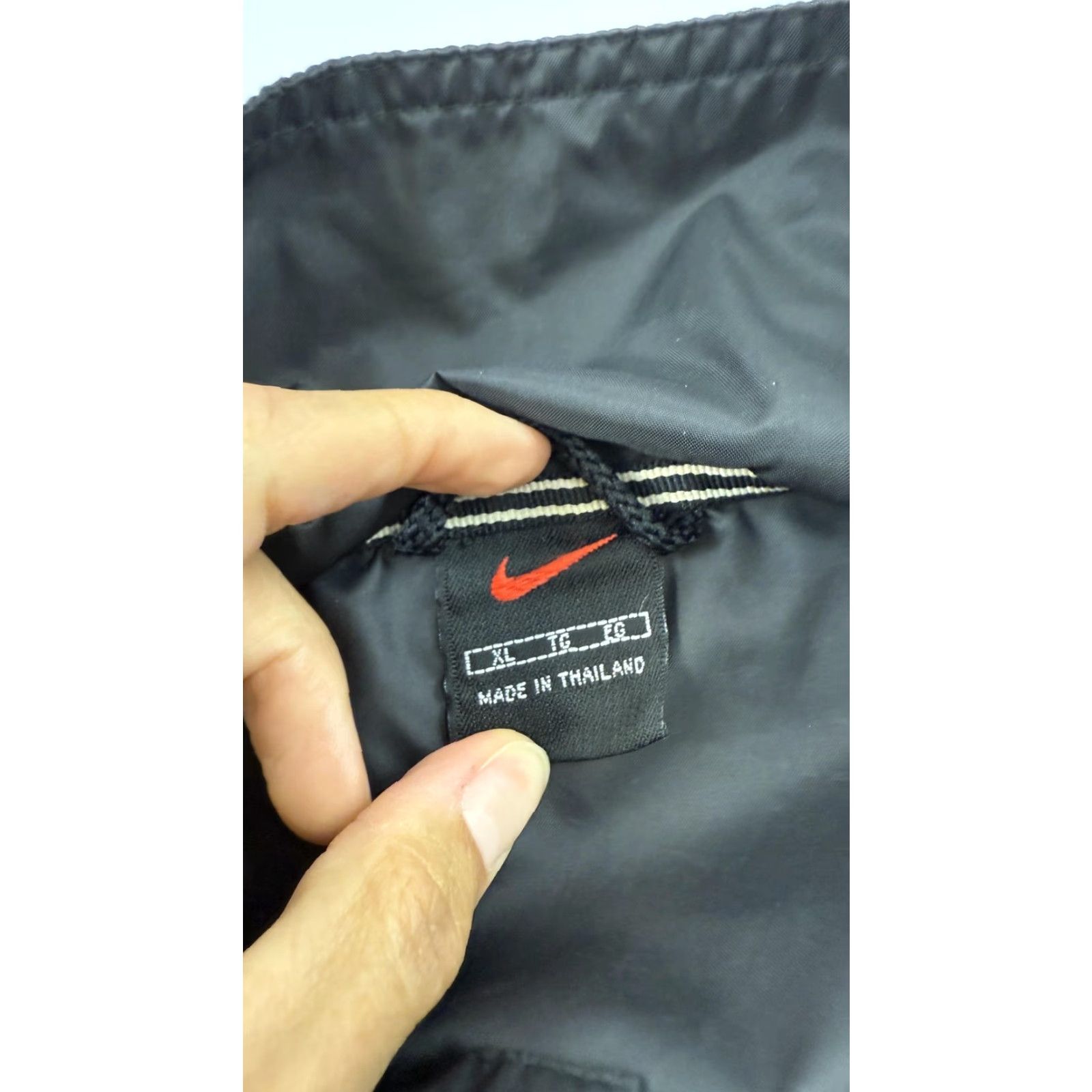 Nike VINTAGE Nike Jacket Mens XL Windbreaker Full Zip Embroidered Swoosh 90s Size US XL / EU 56 / 4 - 7 Thumbnail