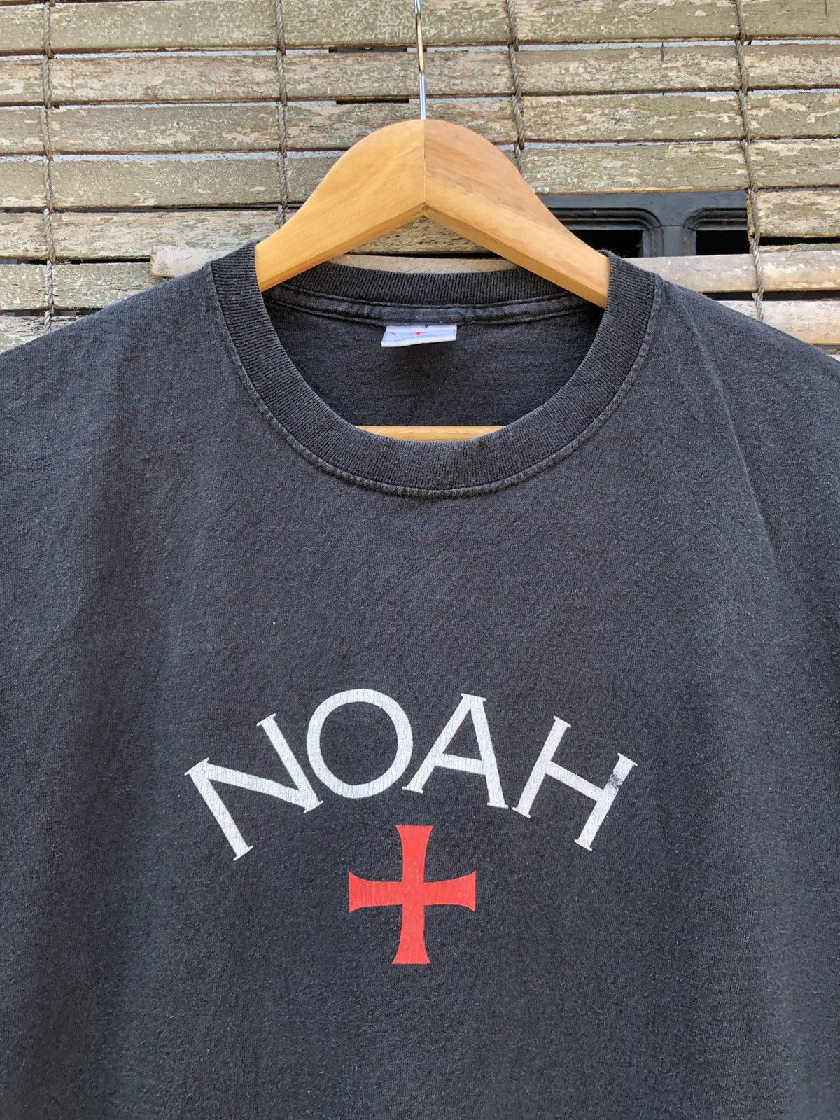 Noah Noah Cross Center Logo Tshirt Size US L / EU 52-54 / 3 - 4 Thumbnail