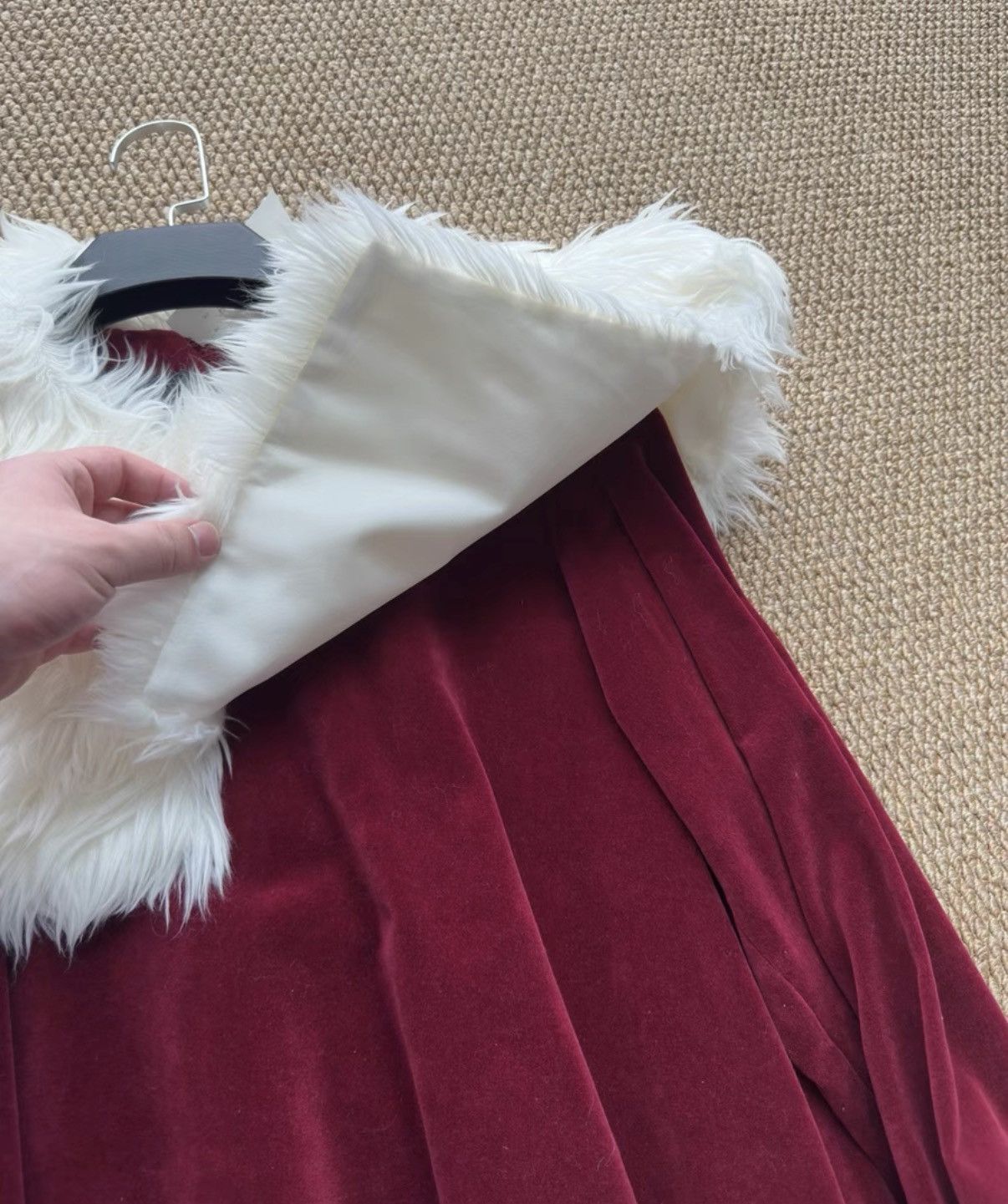 Comme des Garcons COMME des GARÇONS Burgundy Velvet Furry Collar Dress K23 Size S / US 4 / IT 40 - 5 Thumbnail