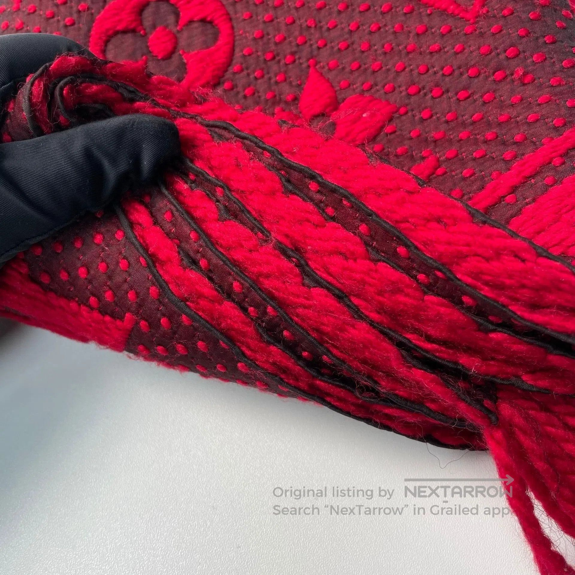 Louis Vuitton Louis Vuitton Red Full Logo Wool Scarf| Size ONE SIZE - 6 Thumbnail