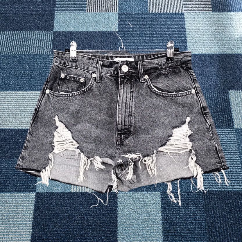 Zara Zara Womens Shorts Gray Hot Pants Hi Rise Cut Off Denim Ripped Dark Wash Jean Size 4 Size 27" / US 4 / IT 40 - 1 Thumbnail