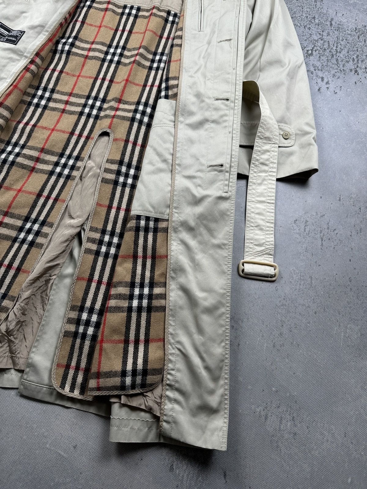 Yves Saint Laurent Yves Saint Laurent Trench Coat Beige Nova Check Lined 80s Size US L / EU 52-54 / 3 - 2 Thumbnail