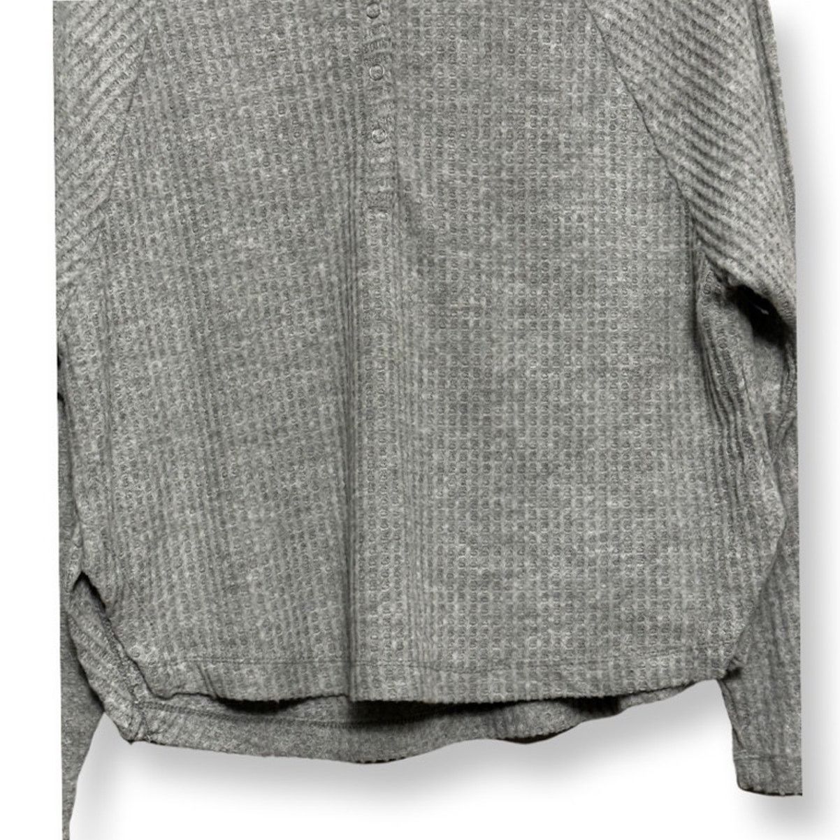 BP. BP Top Heathered Waffle Knit Henley Long Sleeve Gray XS NWOT Size XS / US 0-2 / IT 36-38 - 3 Thumbnail