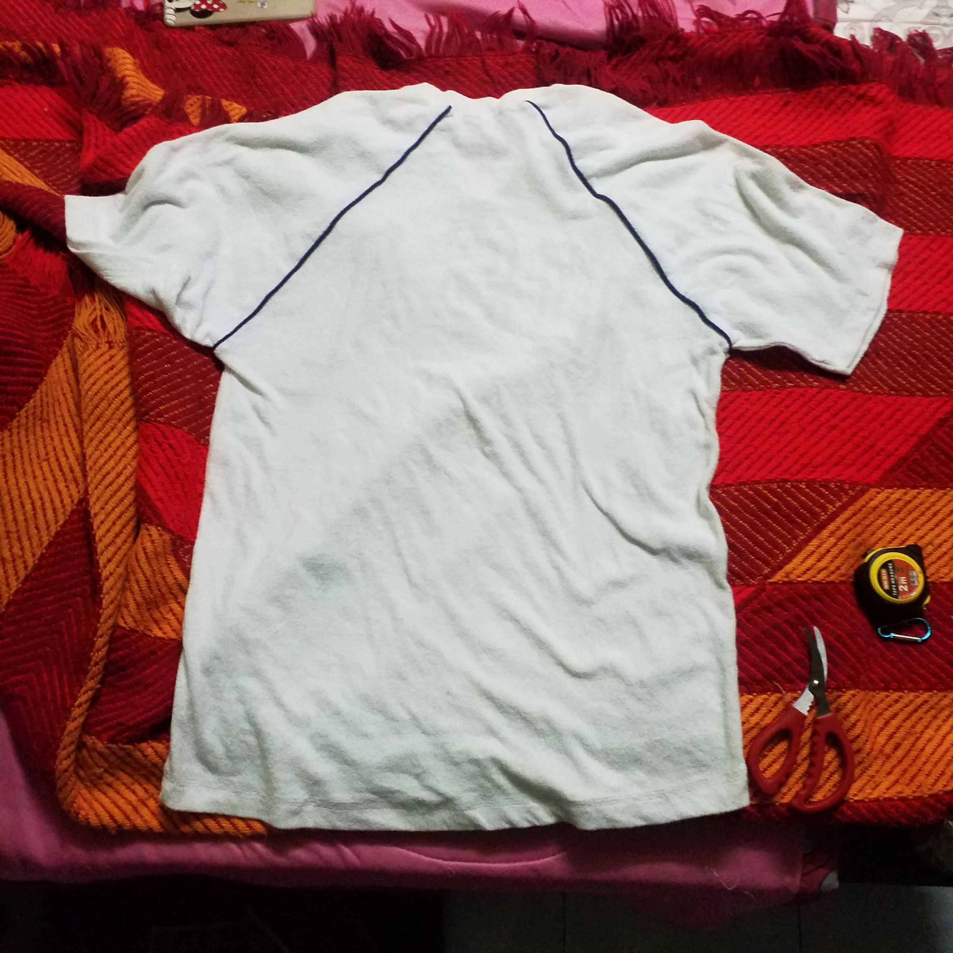 Uniqlo V NECK POLYSTER VELVET USA SPELL OUT PATCH Size US L / EU 52-54 / 3 - 5 Thumbnail