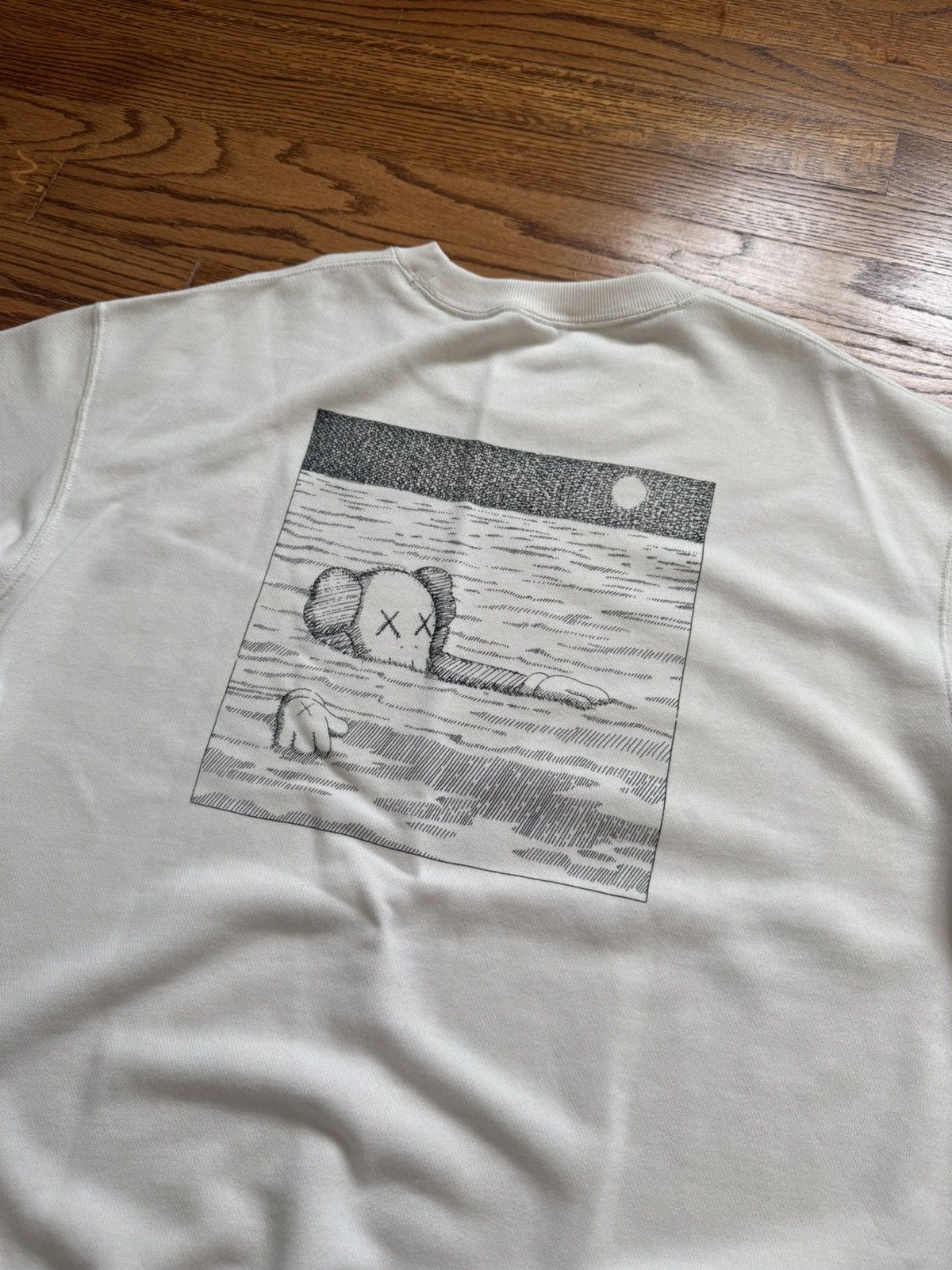 Kaws Kaws x Uniqlo Longsleeve Sweatshirt Size US L / EU 52-54 / 3 - 7 Thumbnail