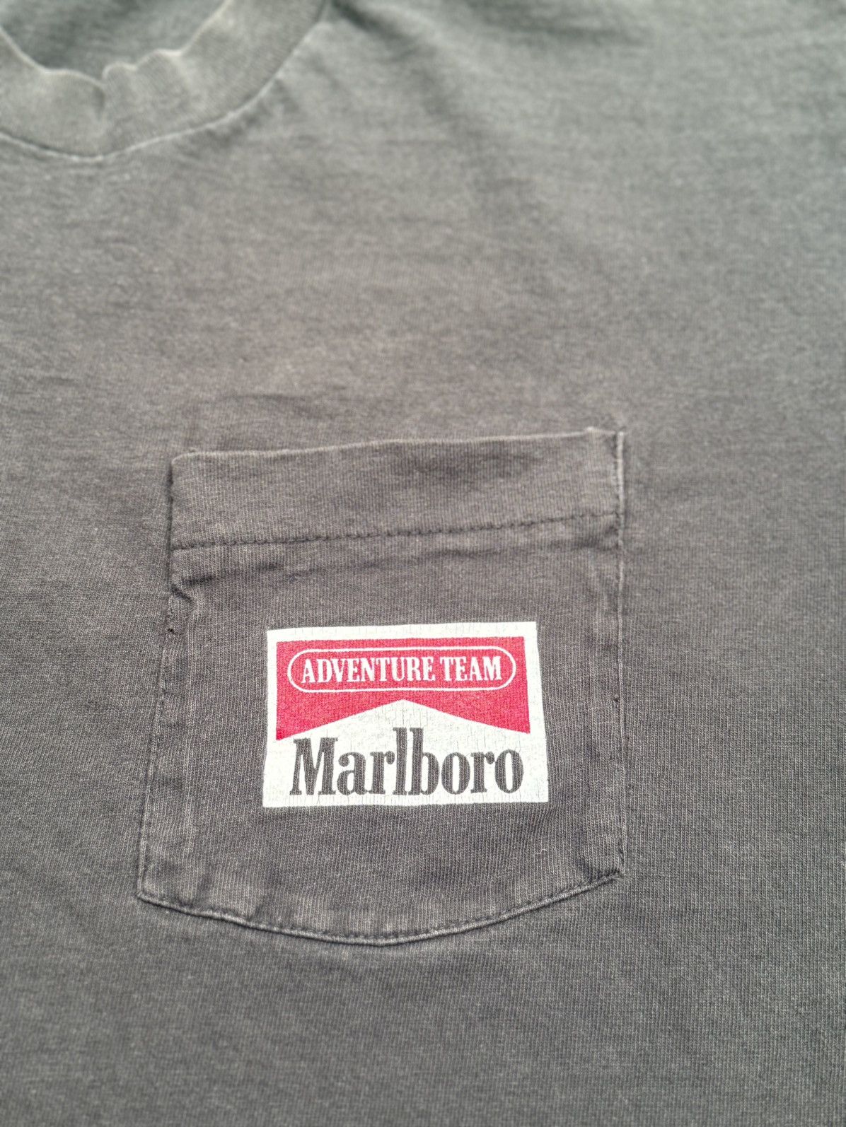 Vintage 90’s Marlboro Snake Pass T-Shirt Size US XL / EU 56 / 4 - 3 Thumbnail