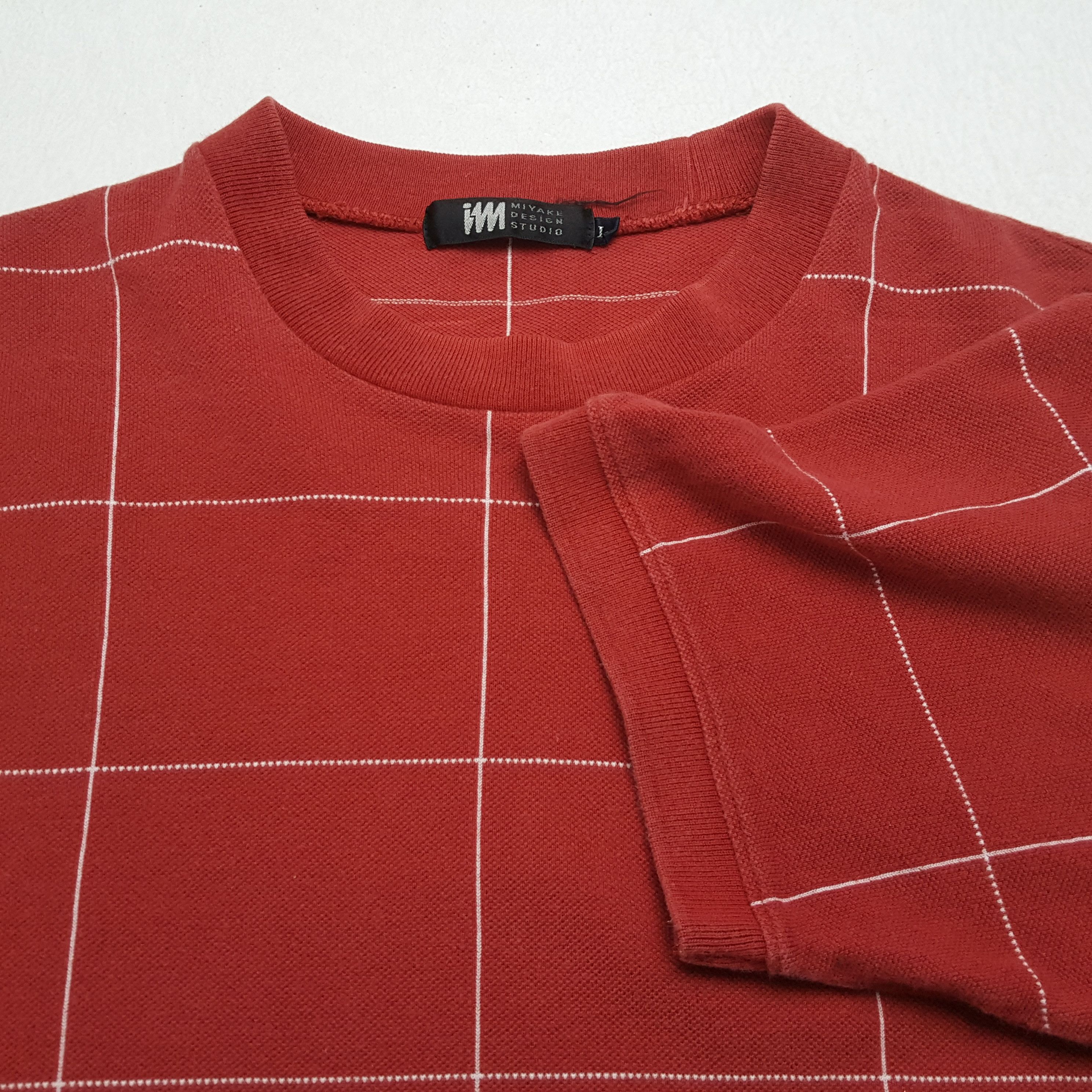 Issey Miyake × Japanese Brand × Vintage IM MIYAKE Design Studio Japanese Designer Brand Tshirt Size US L / EU 52-54 / 3 - 6 Thumbnail