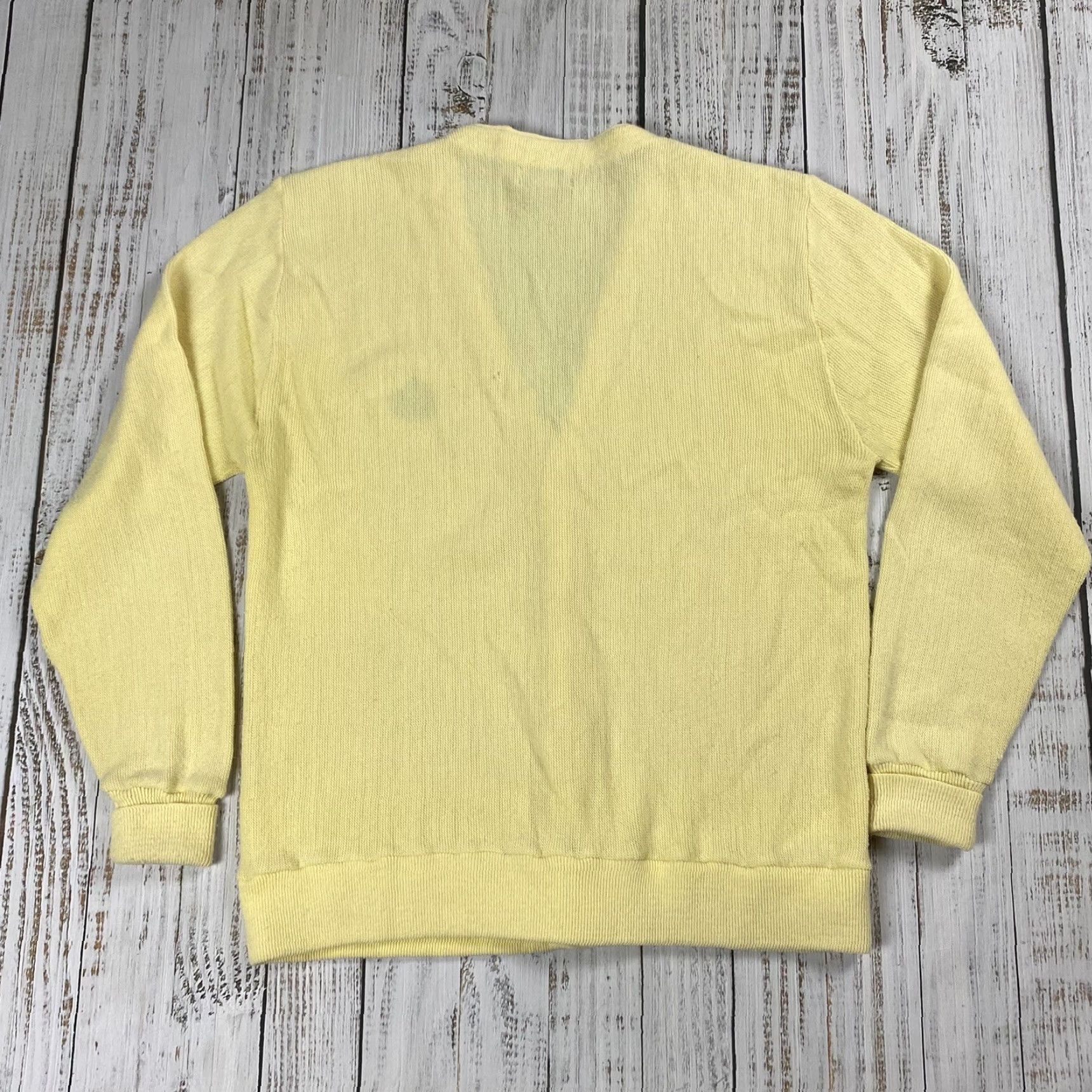 Izod VINTAGE IZOD Yellow Knit Cardigan XL Mens Preppy Button-Up with Embroidered Crest Size US XL / EU 56 / 4 - 7 Thumbnail